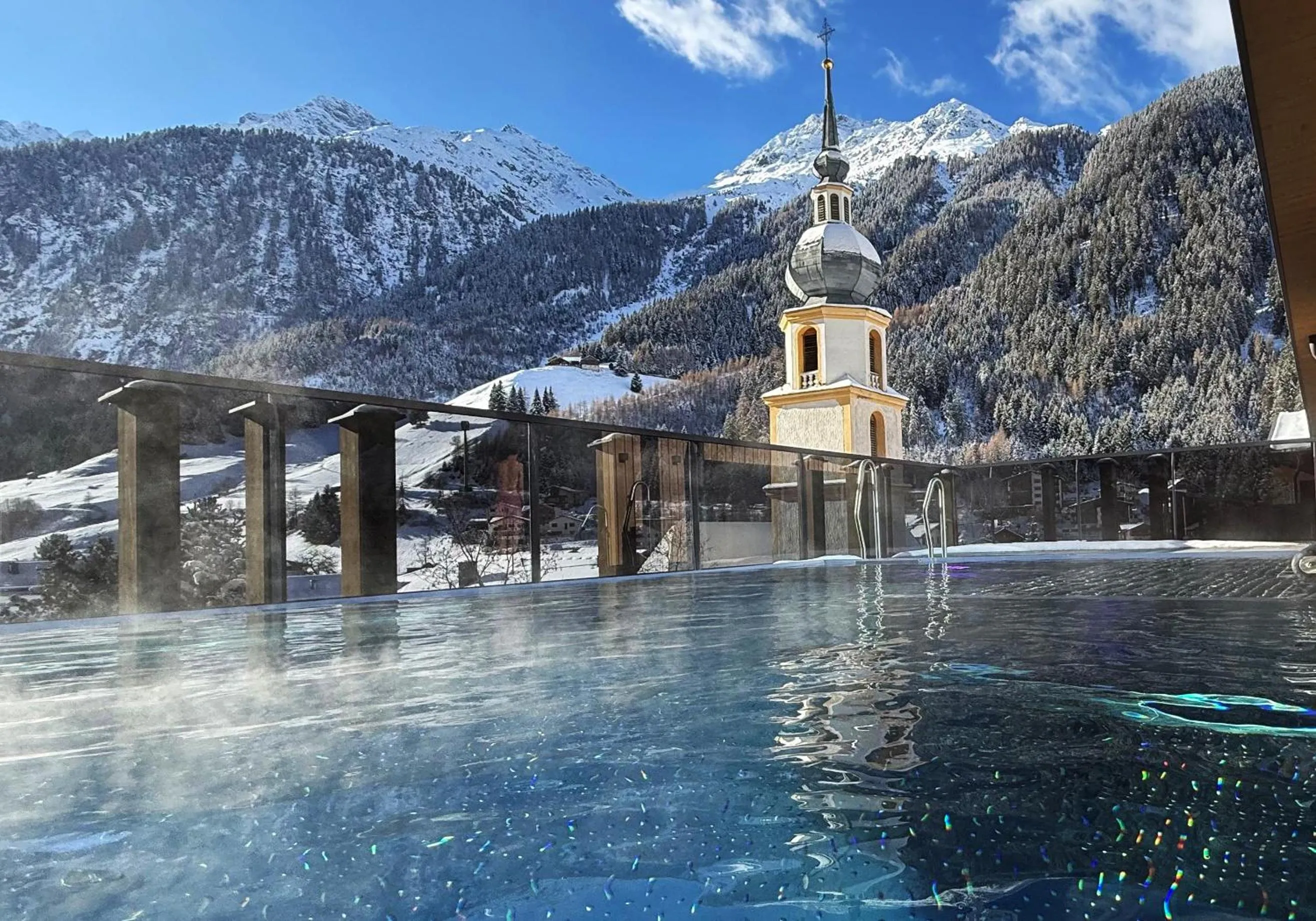 Swimming pool in Hotel Kirchenwirt