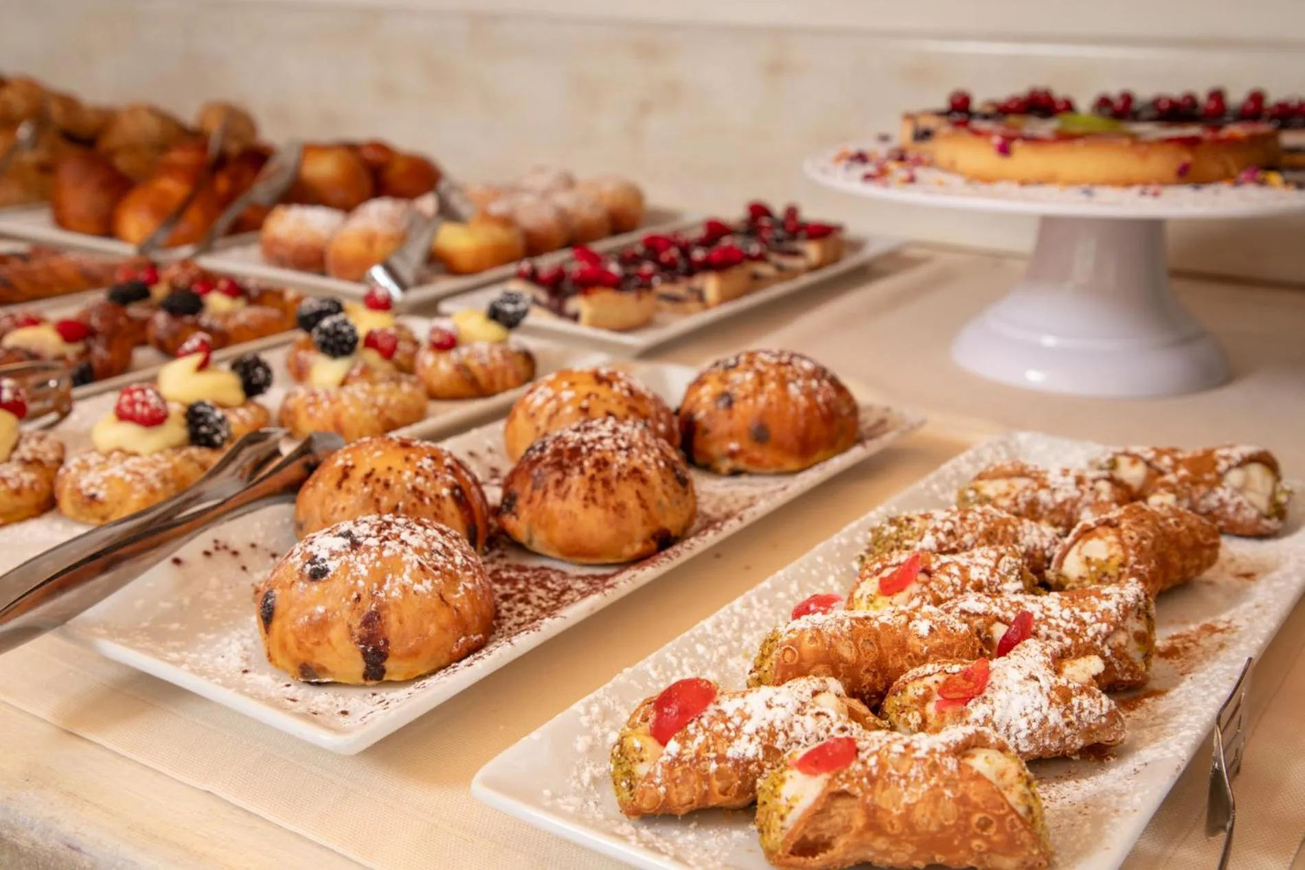 Breakfast in Hotel Villa Belvedere