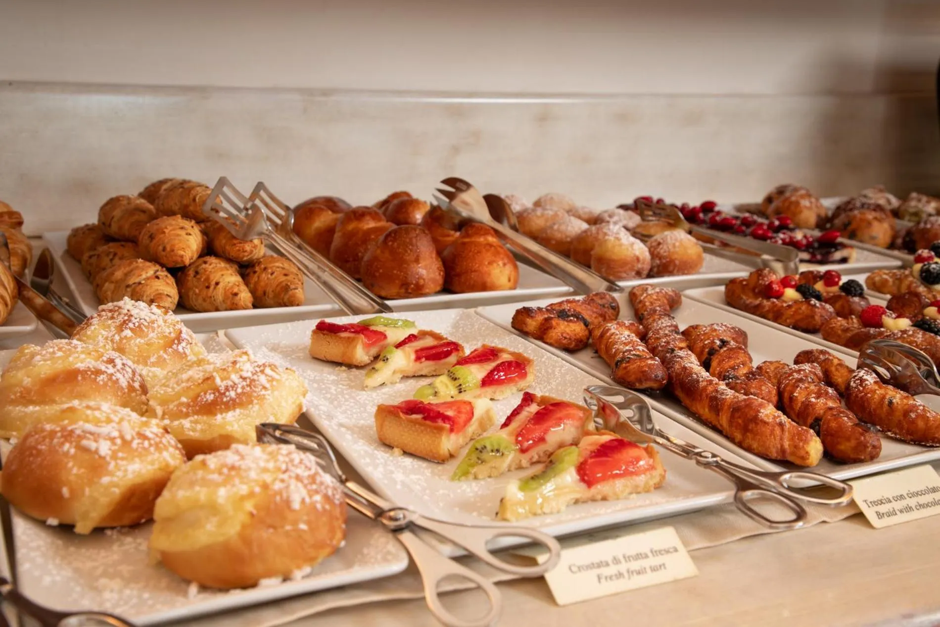 Breakfast in Hotel Villa Belvedere