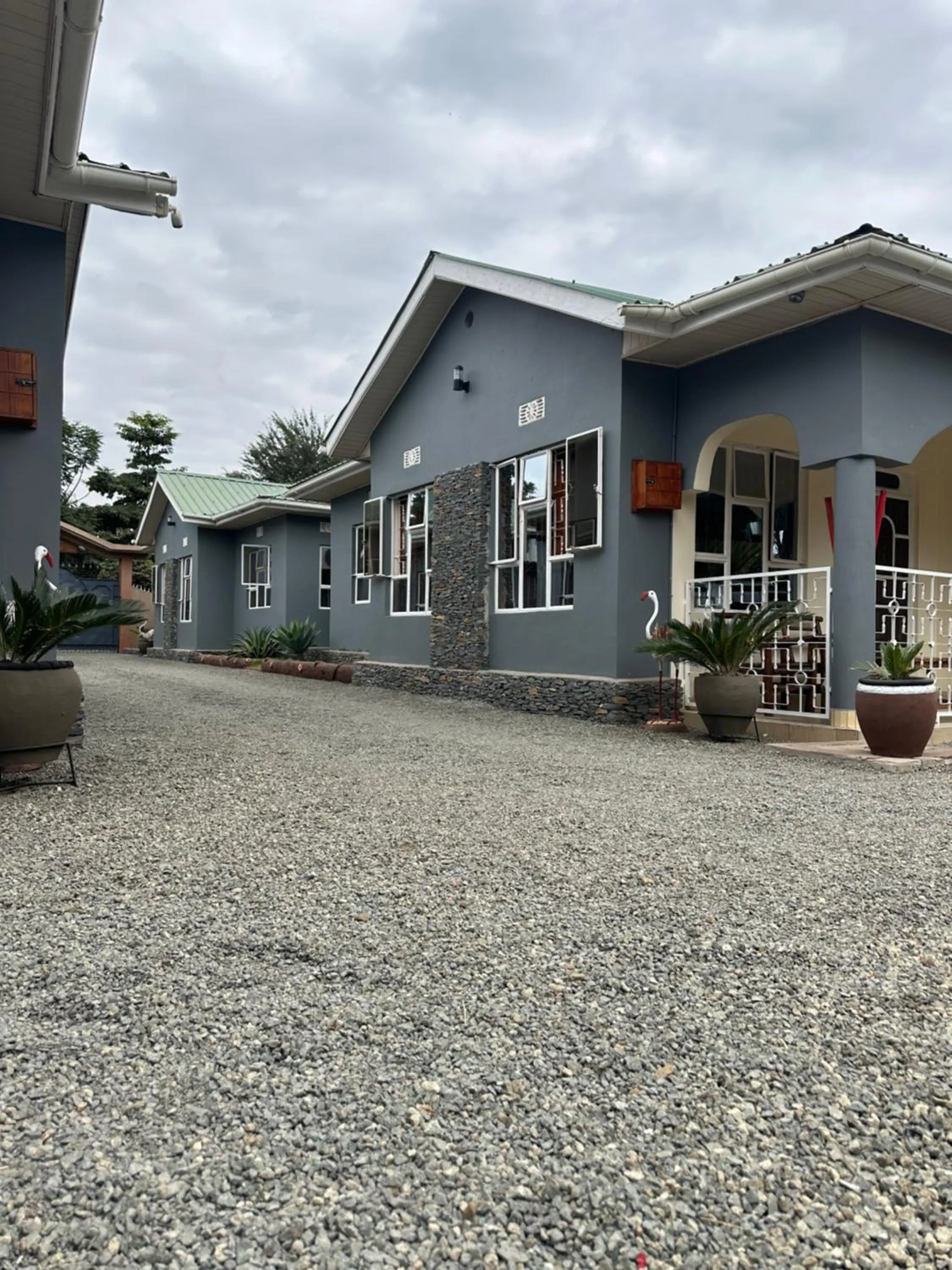 Property building in Le Parlour