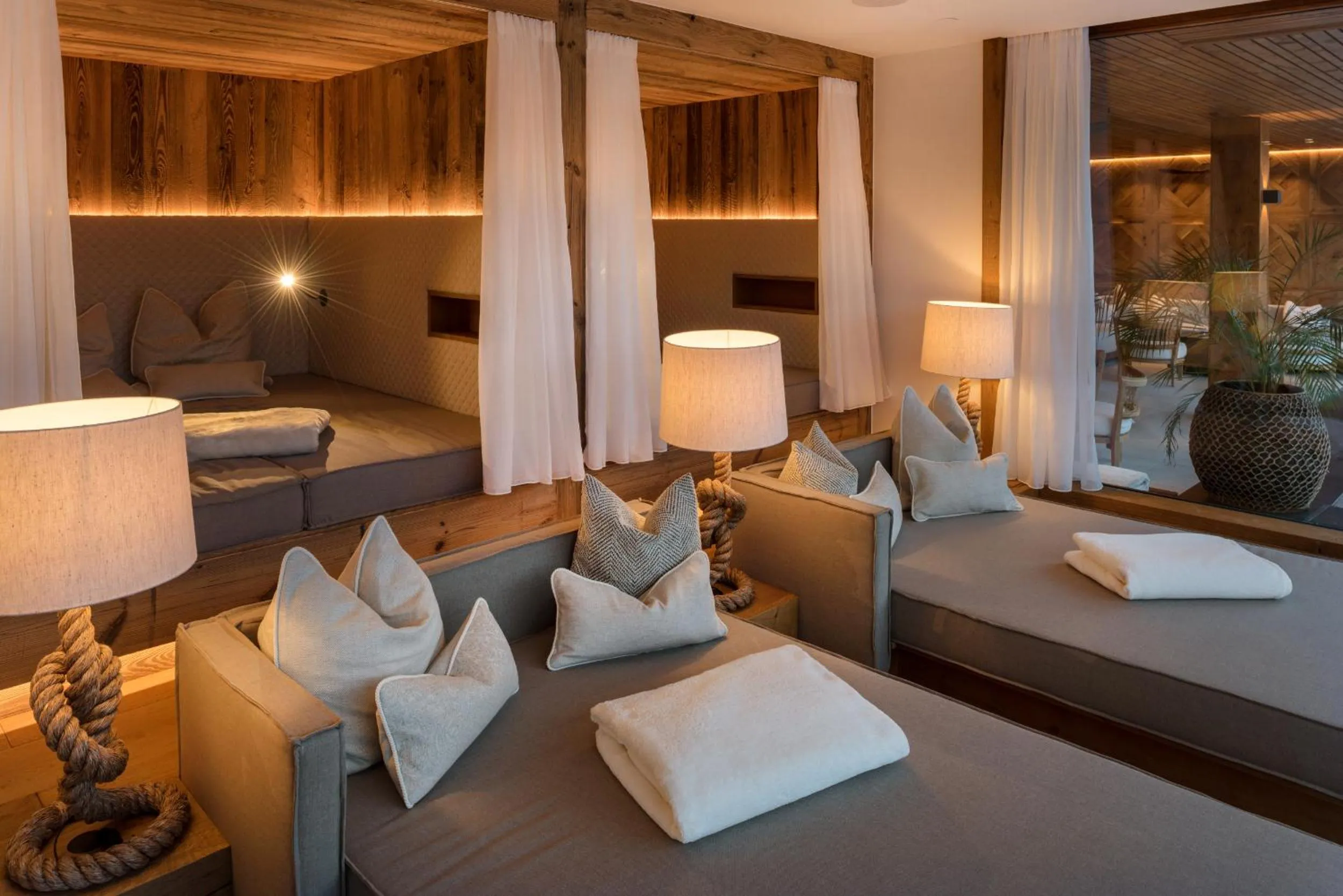 Spa and wellness centre/facilities, Bed in Hotel Seevilla Wolfgangsee