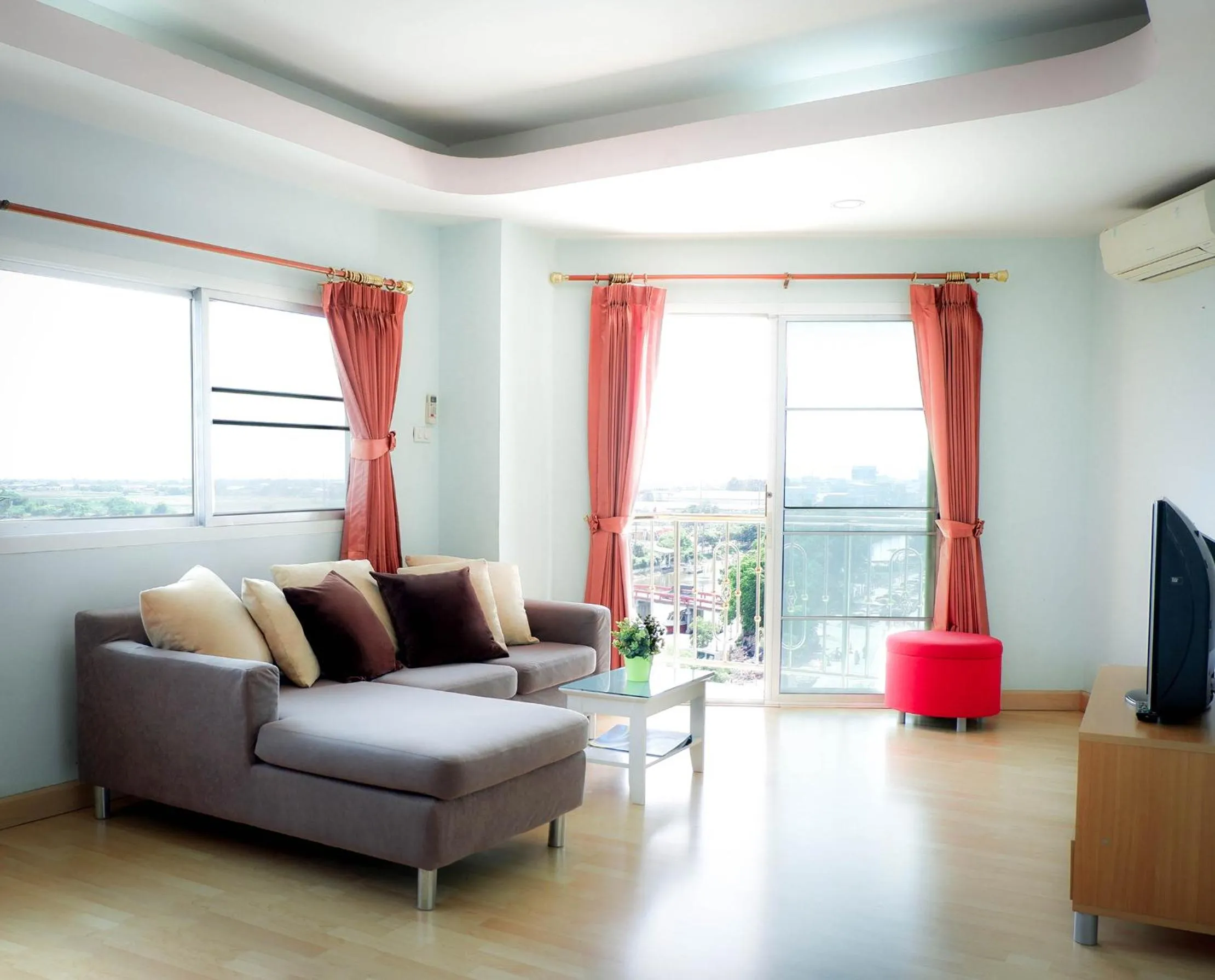 Living room in Ingnaam Hotel