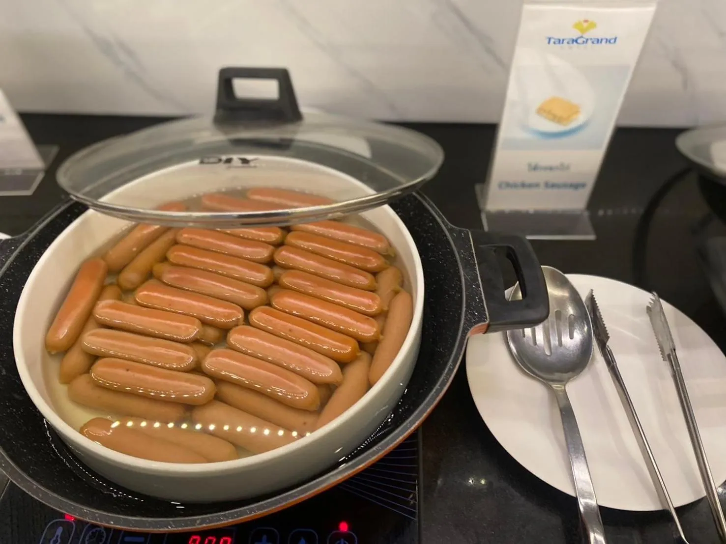 Restaurant/places to eat in Ingnaam Hotel