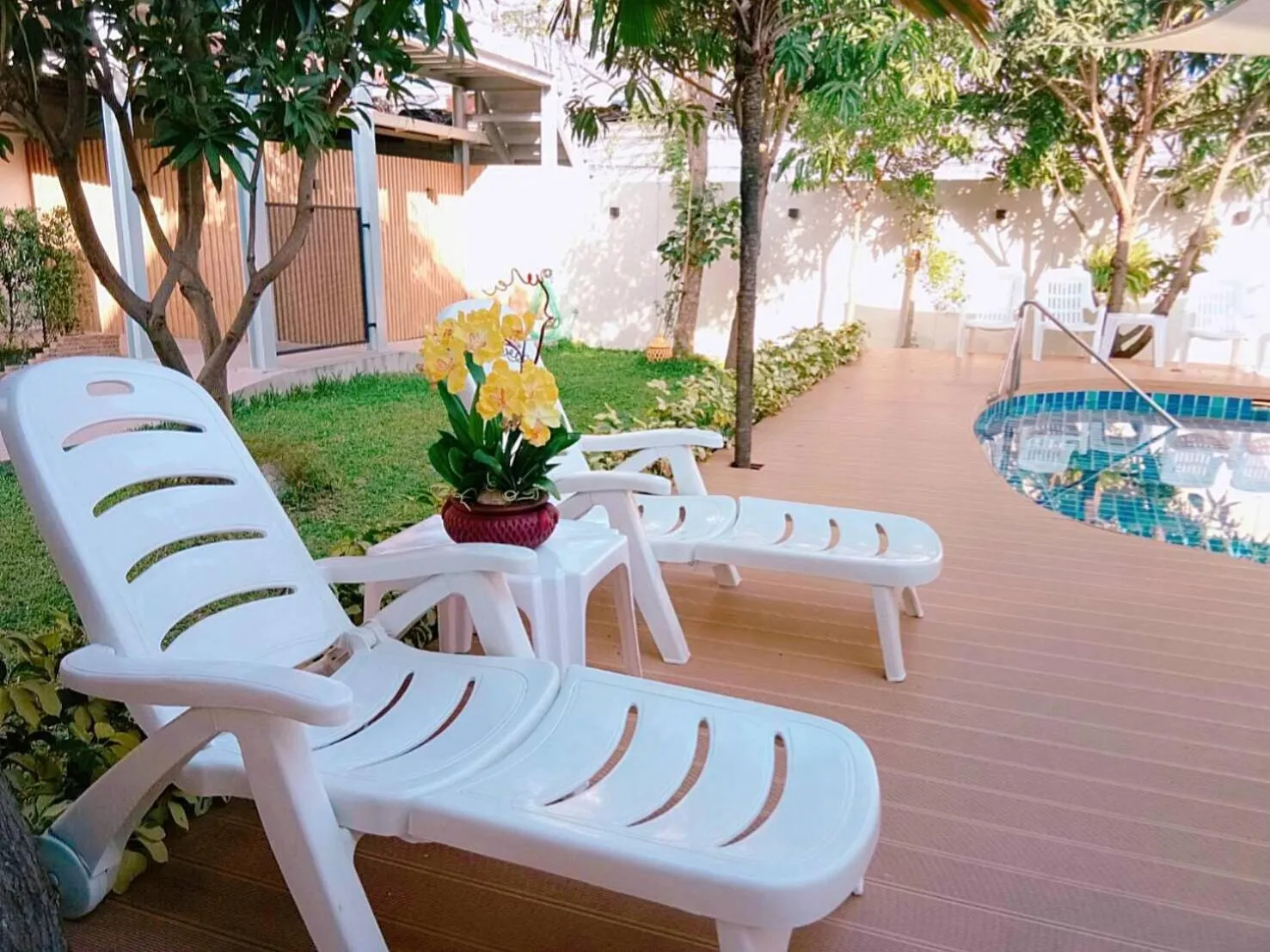 Swimming pool in Ingnaam Hotel