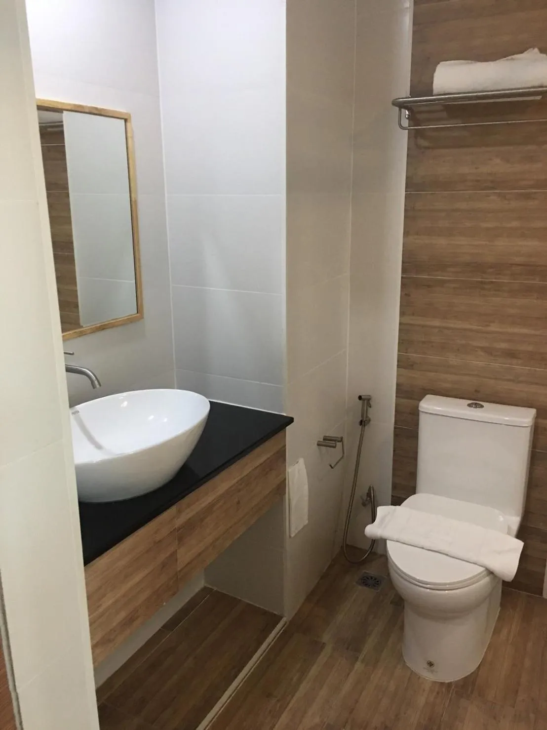 Toilet in Ingnaam Hotel