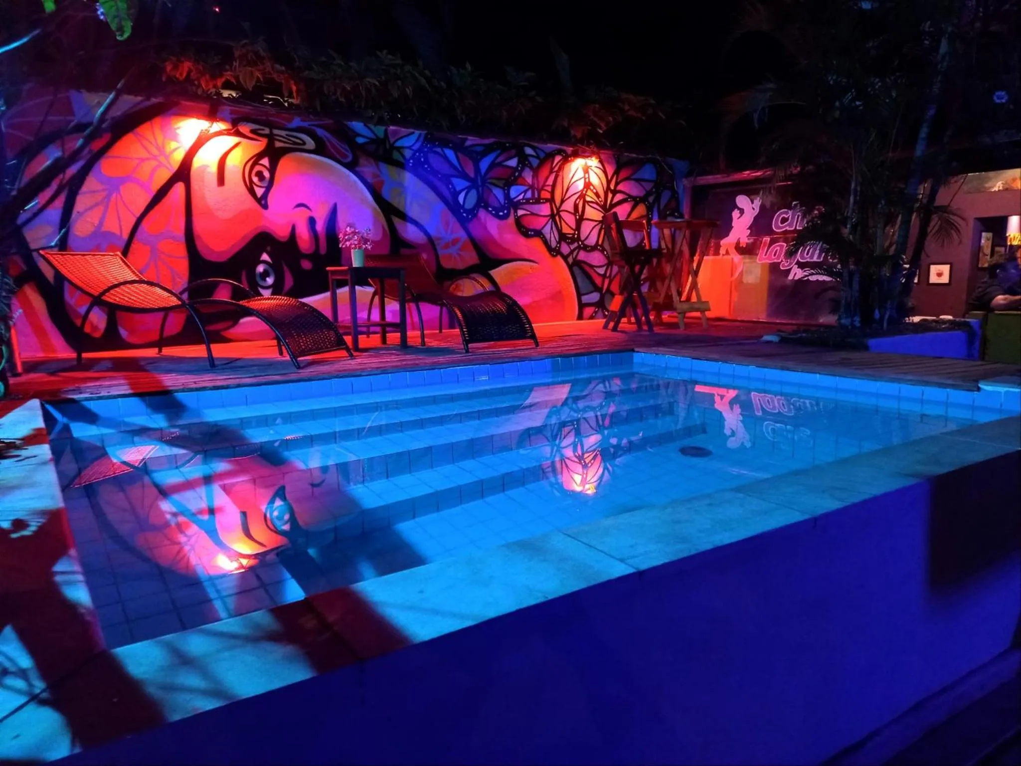 Swimming pool in Che Lagarto Paraty