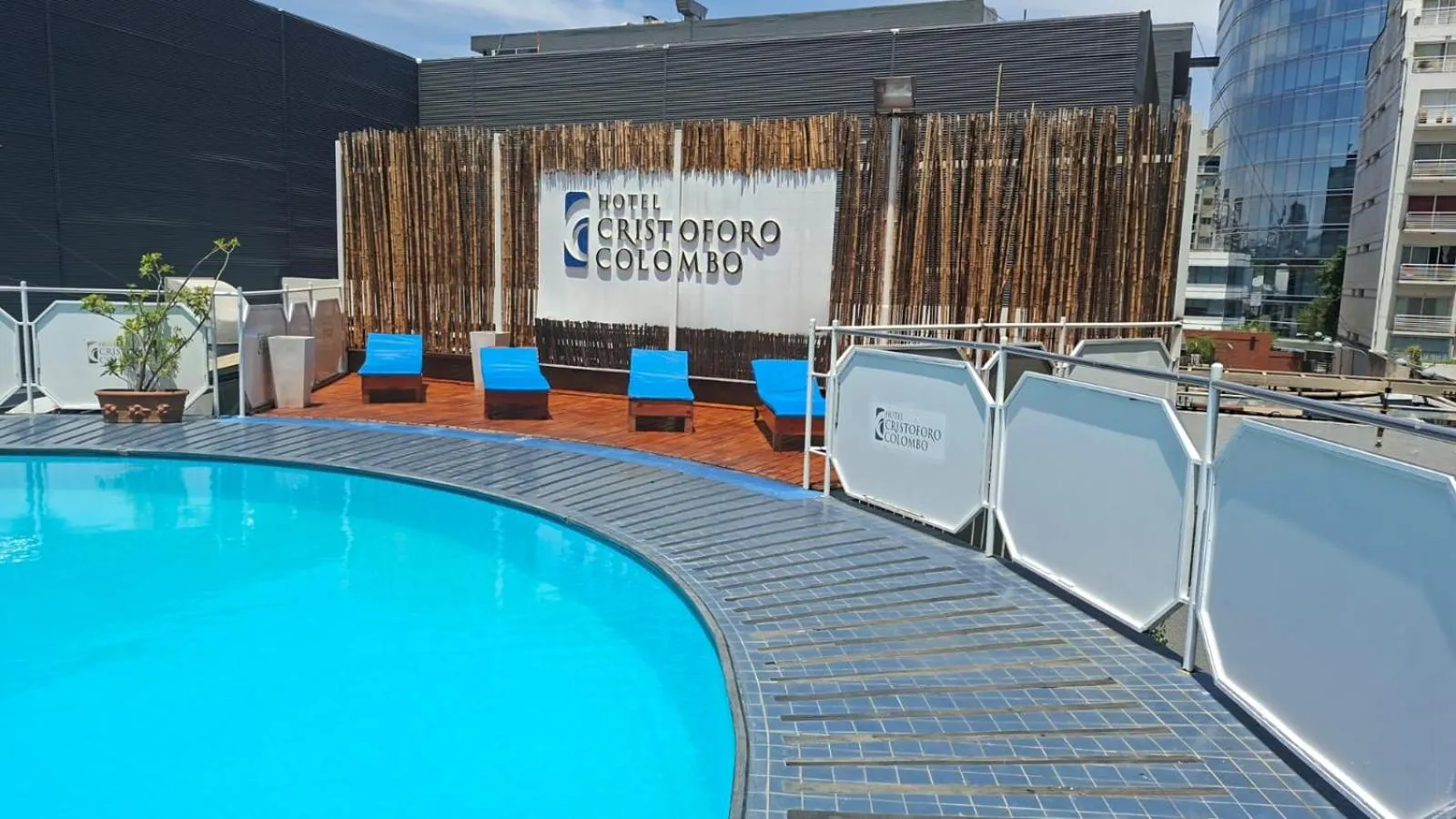 Swimming pool in Hotel Cristoforo Colombo