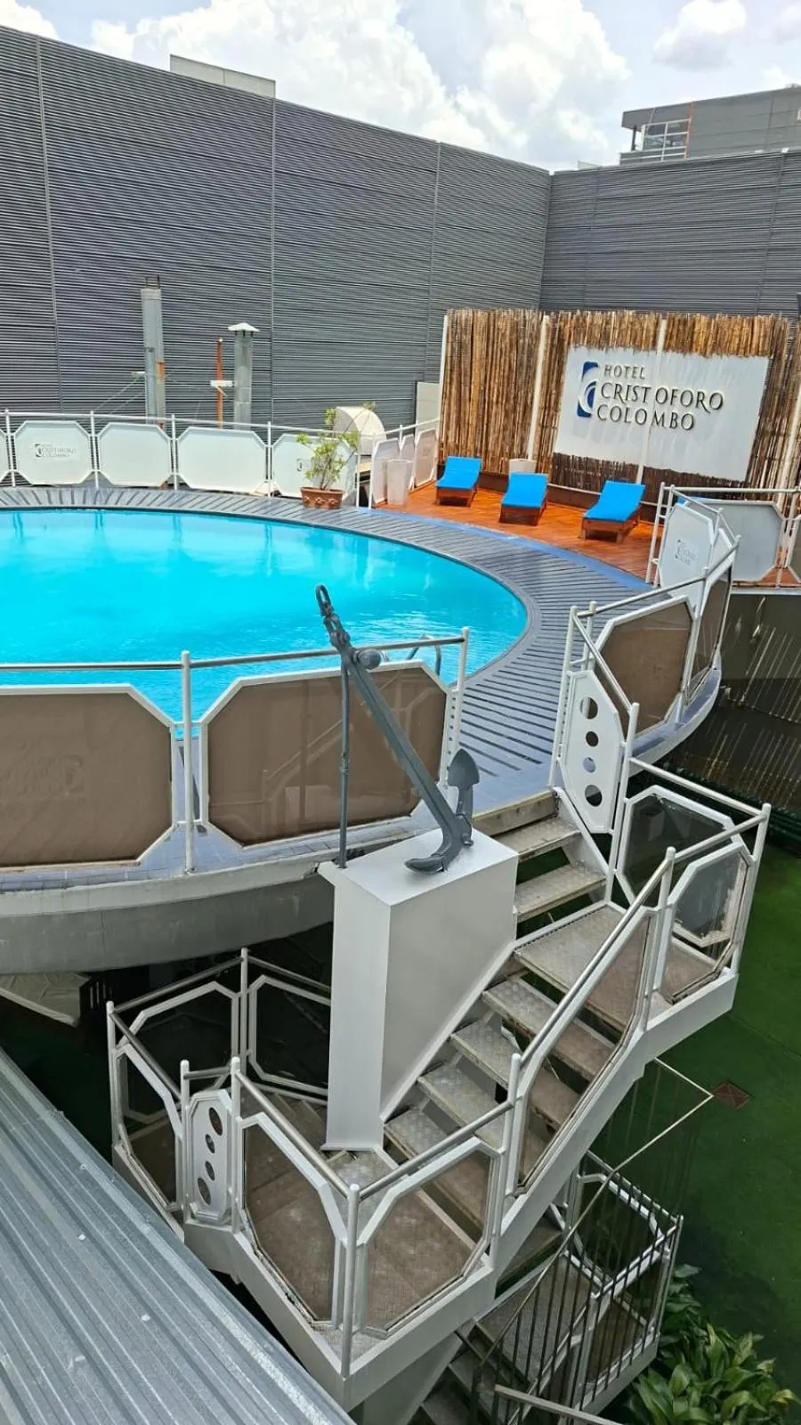 Swimming pool in Hotel Cristoforo Colombo