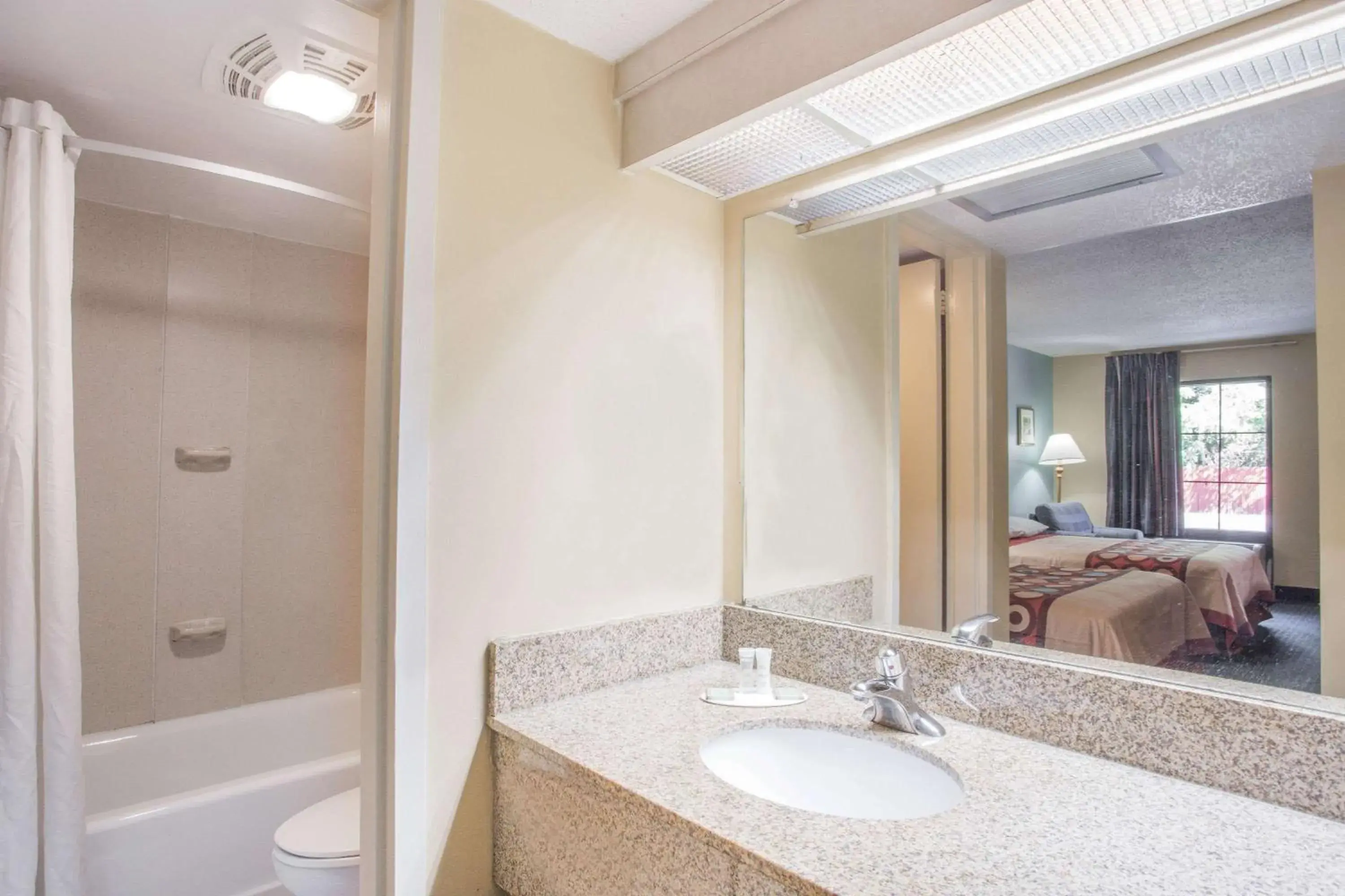 Double Room with Two Double Beds - Non-Smoking in Super 8 by Wyndham Camp Springs/Andrews AFB DC Area Double Room with Two Double Beds - Non-Smoking in Super 8 by Wyndham Camp Springs/Andrews AFB DC Area