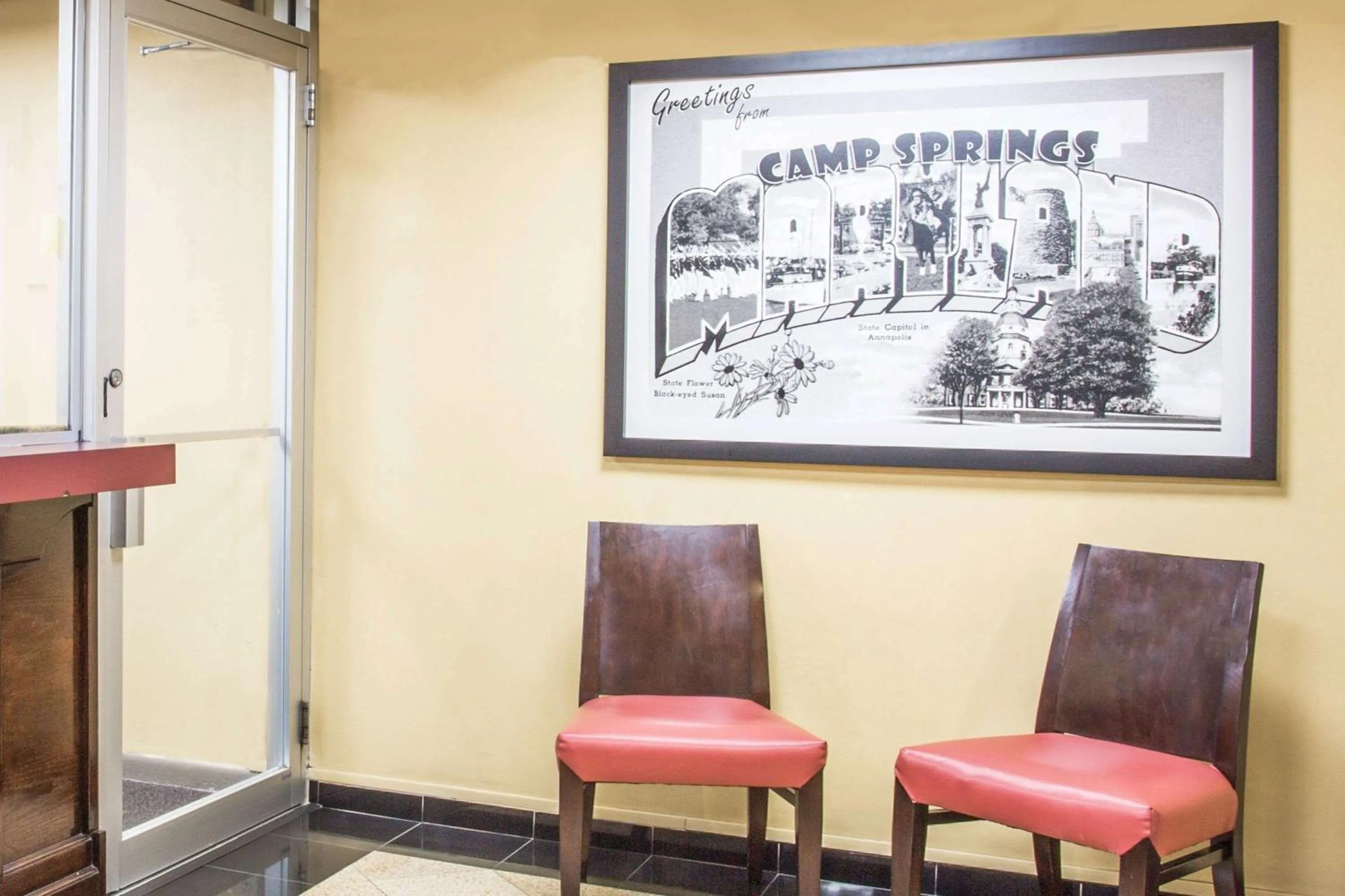 Lobby or reception in Super 8 by Wyndham Camp Springs/Andrews AFB DC Area