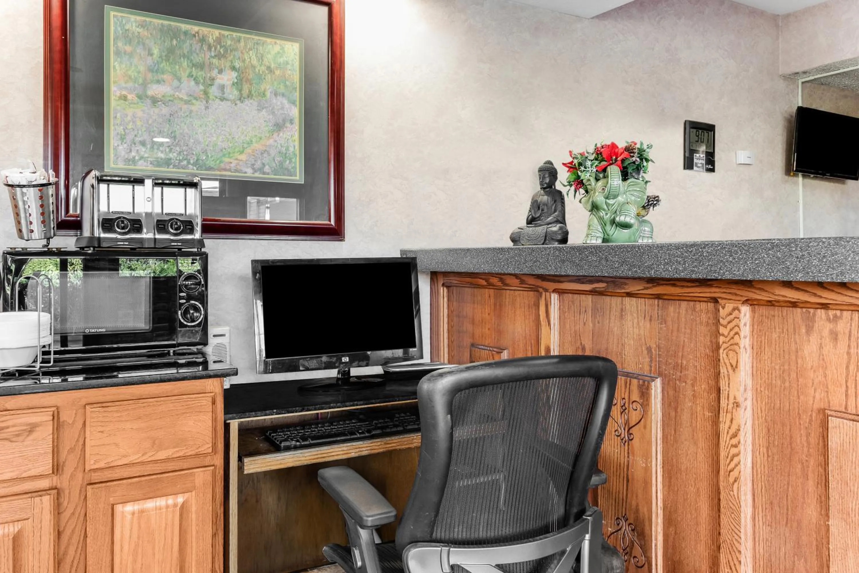 Business facilities in Knights Inn Madera