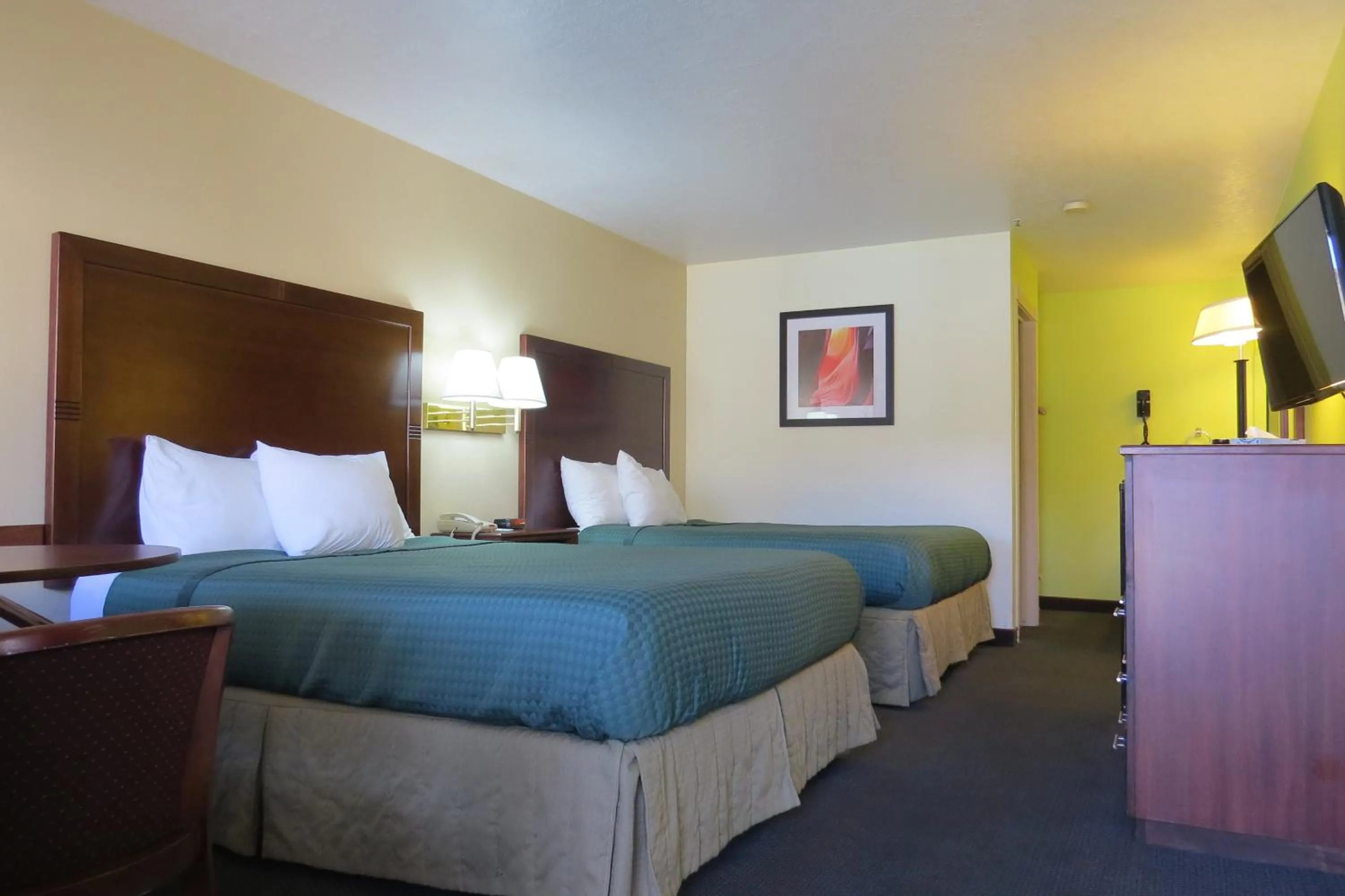 Bedroom in America's Best Inn & Suites Saint George