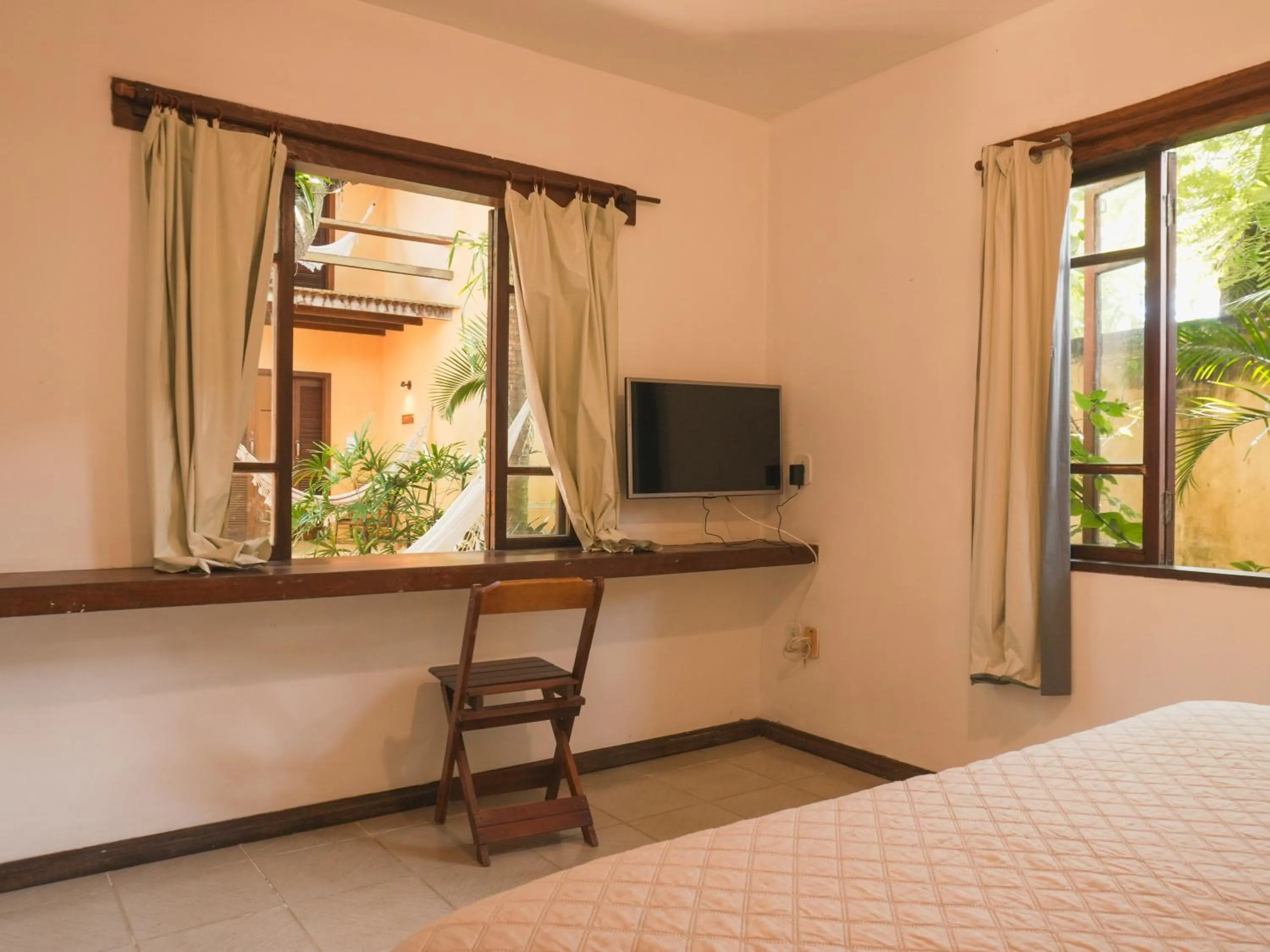 TV and multimedia, Bed in Pousada Erva Doce