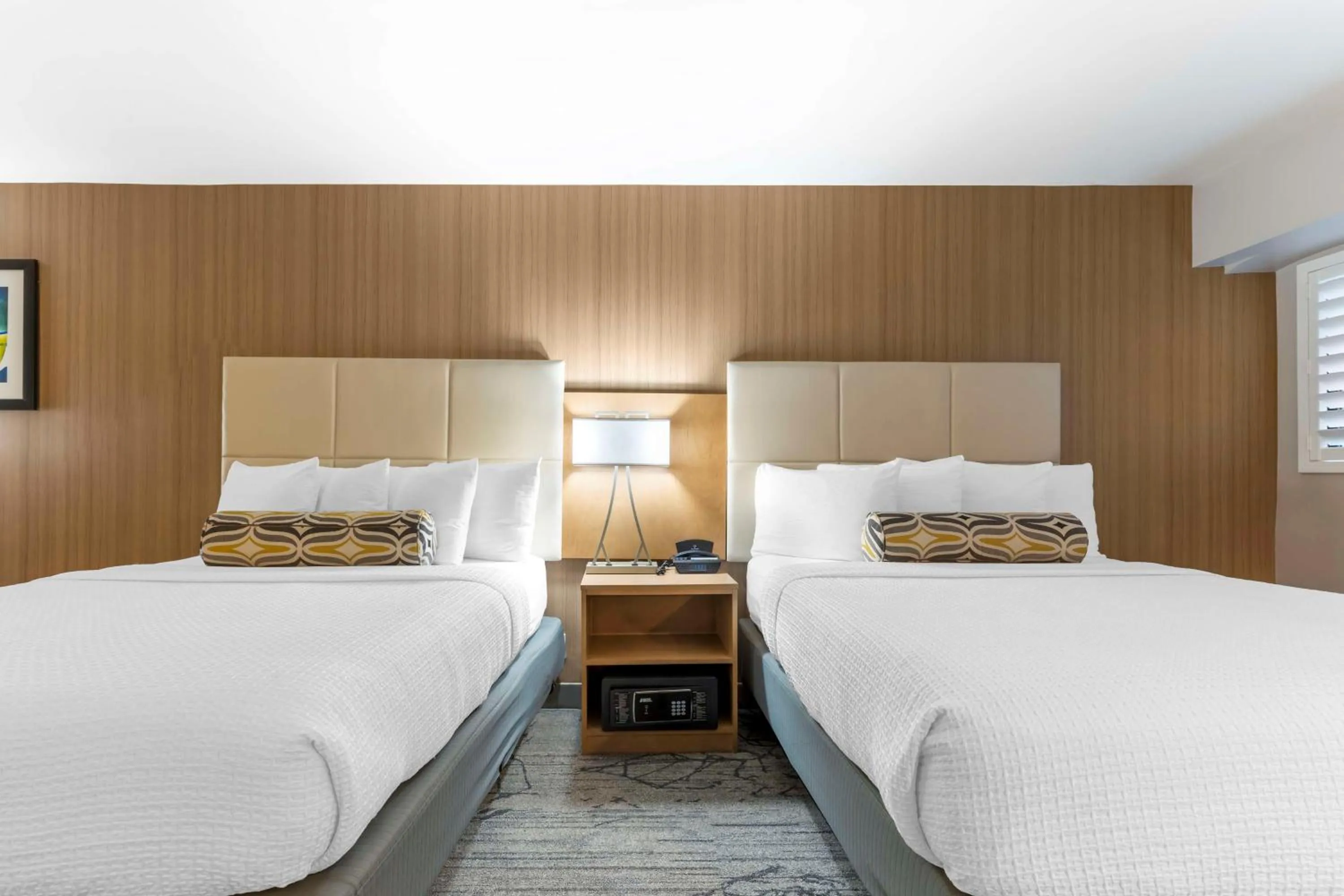 Bedroom, Bed in Best Western Red Coach Inn