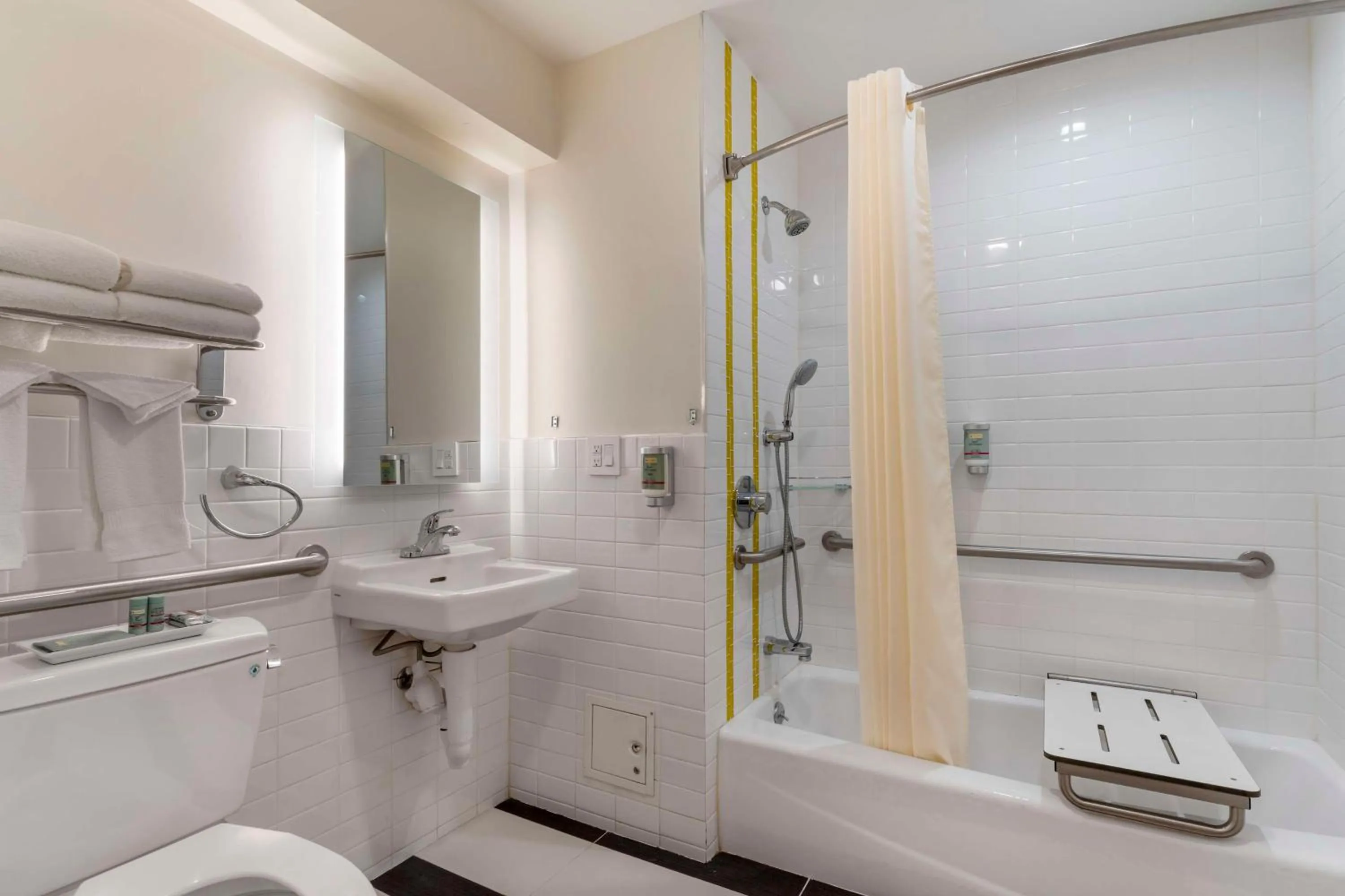 Bathroom in Best Western Red Coach Inn