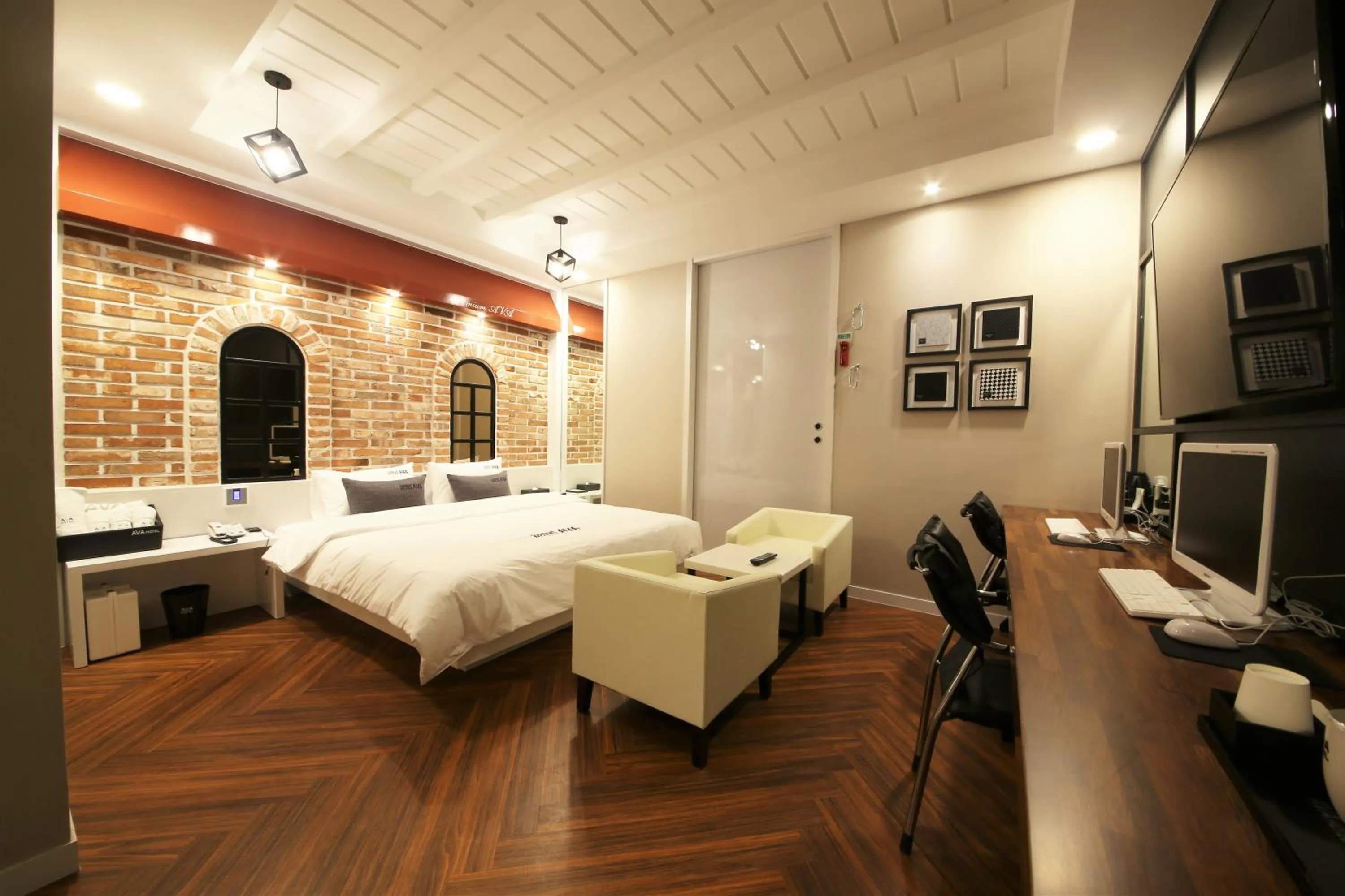 Bed in Premium Ava Hotel