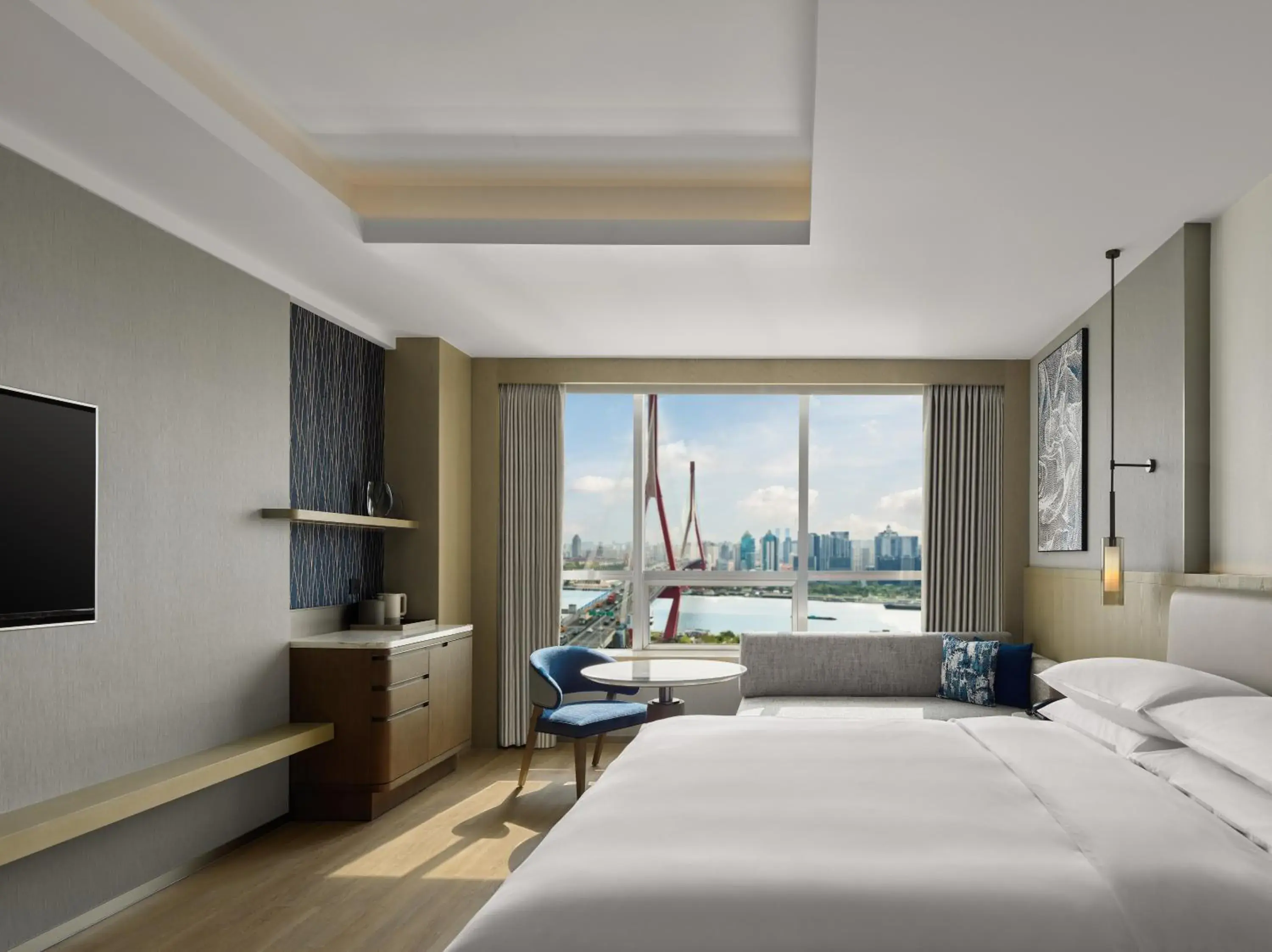Executive King Room with River View - Executive Lounge Access in Shanghai Marriott Hotel Yangpu Riverside Executive King Room with River View - Executive Lounge Access in Shanghai Marriott Hotel Yangpu Riverside