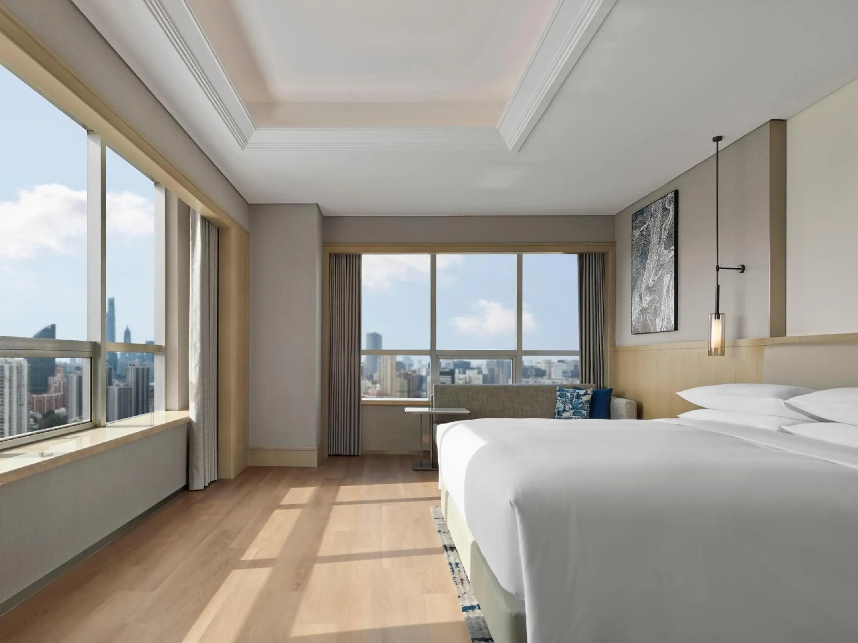 Panorama King Room with City View in Shanghai Marriott Hotel Yangpu Riverside Panorama King Room with City View in Shanghai Marriott Hotel Yangpu Riverside