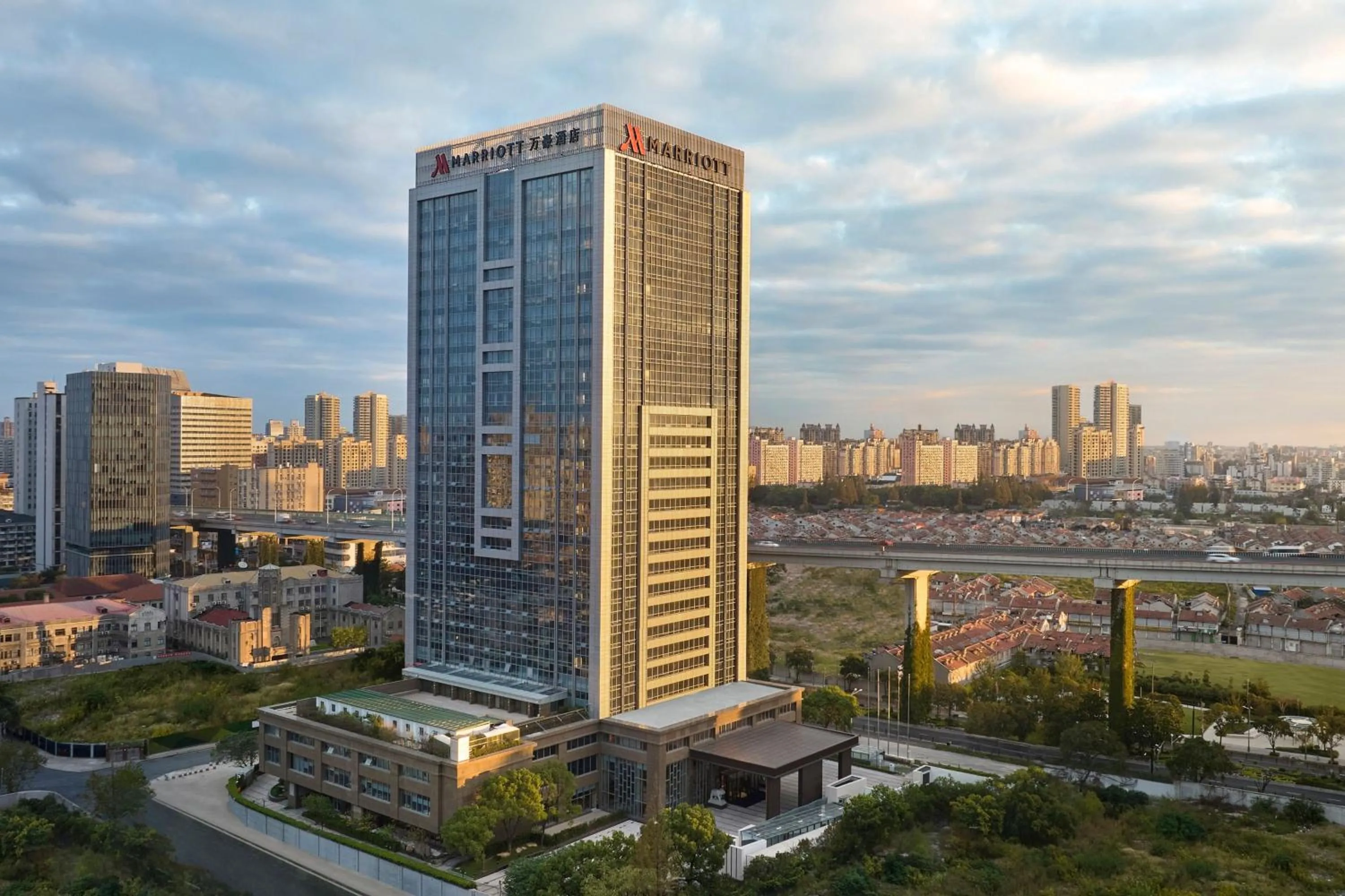 Property building in Shanghai Marriott Hotel Yangpu Riverside