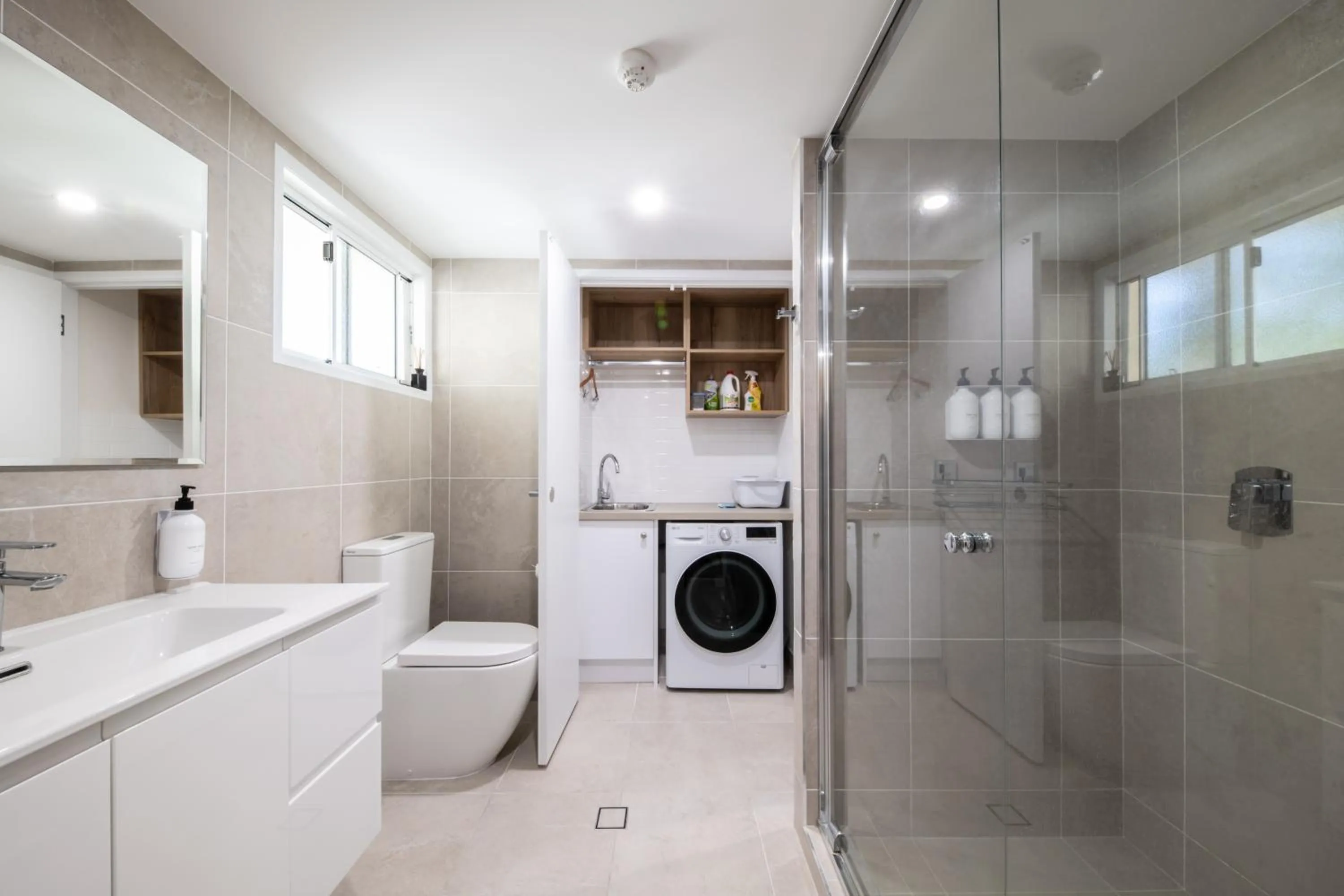 Shower in Shingley Beach Resort - Whitsundays