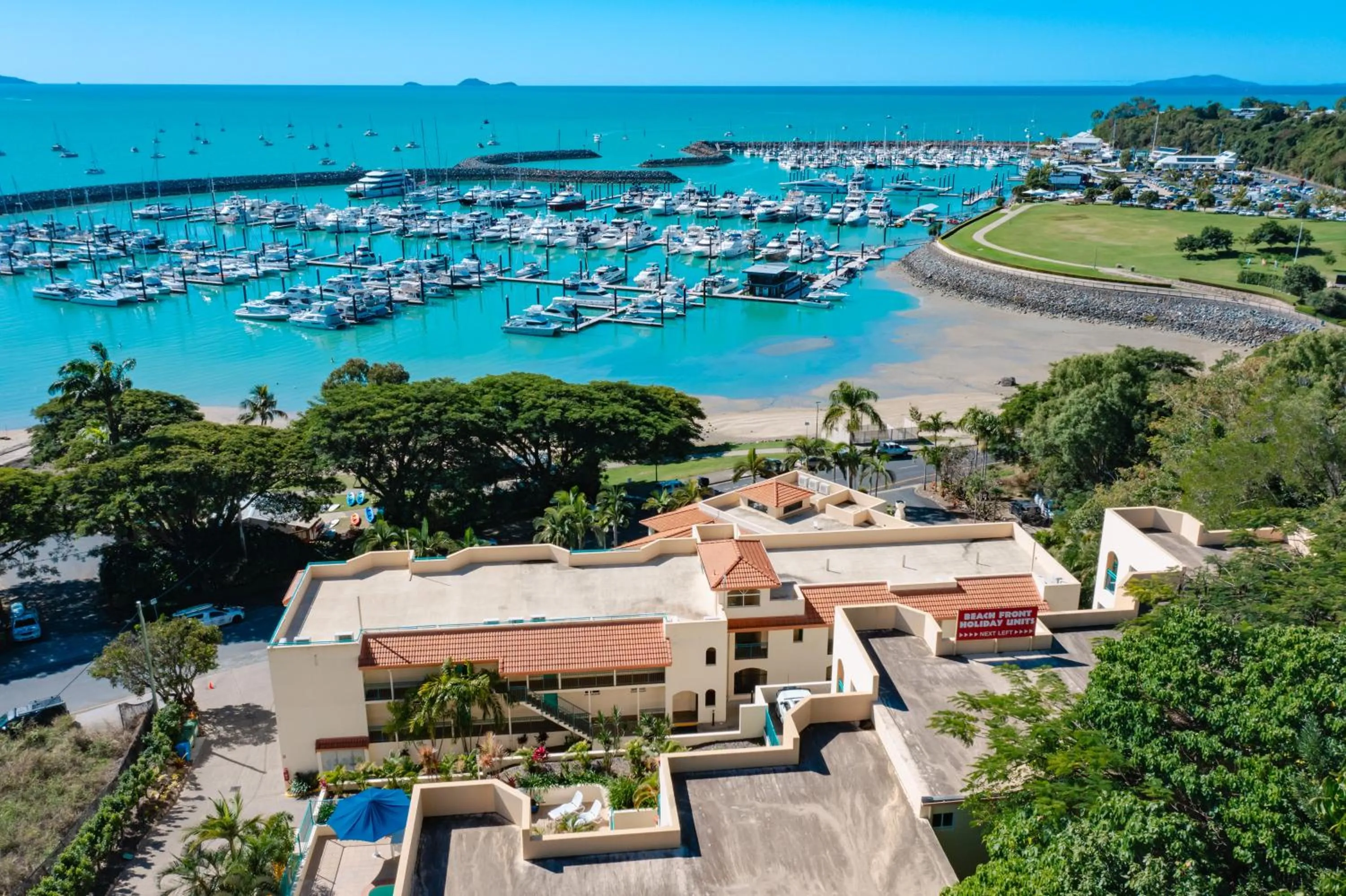 Property building in Shingley Beach Resort - Whitsundays