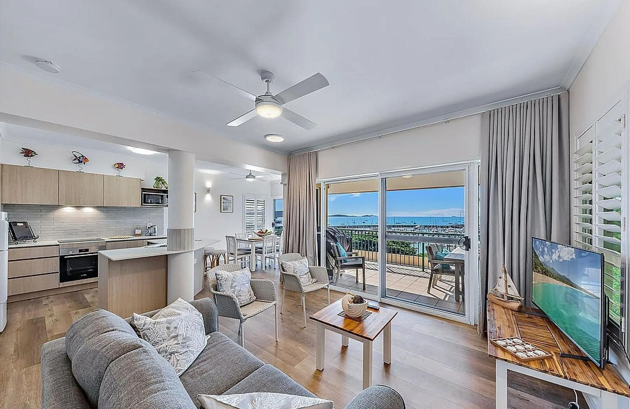 Living room in Shingley Beach Resort - Whitsundays