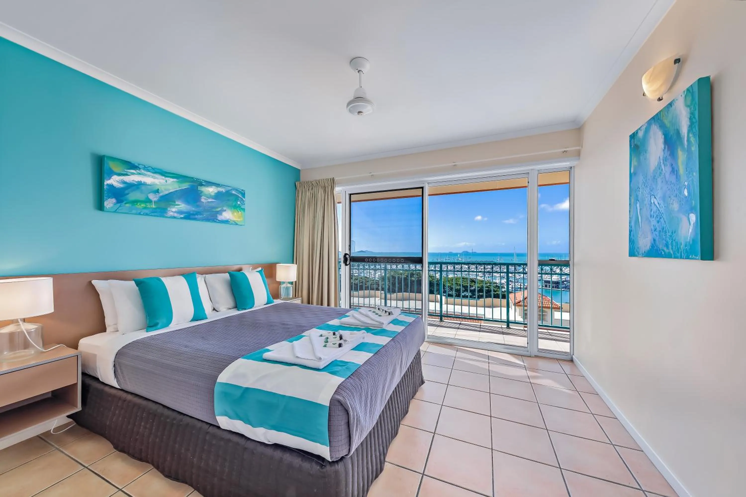 View (from property/room), Bed in Shingley Beach Resort - Whitsundays