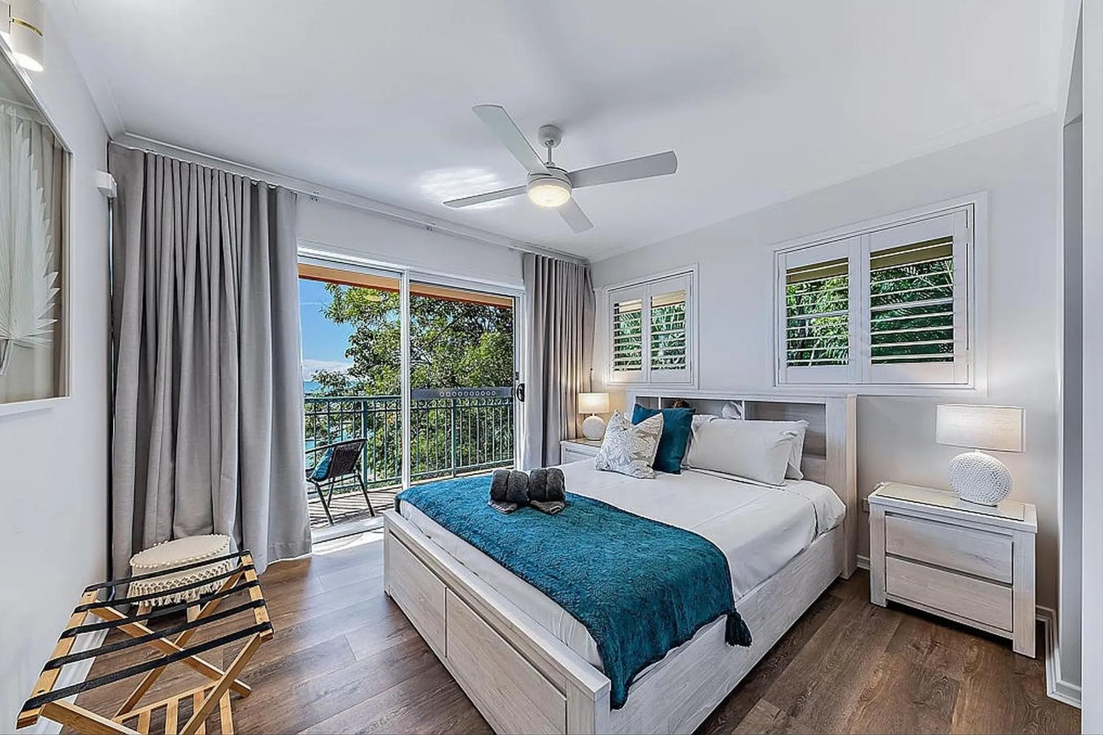Bedroom, Bed in Shingley Beach Resort - Whitsundays