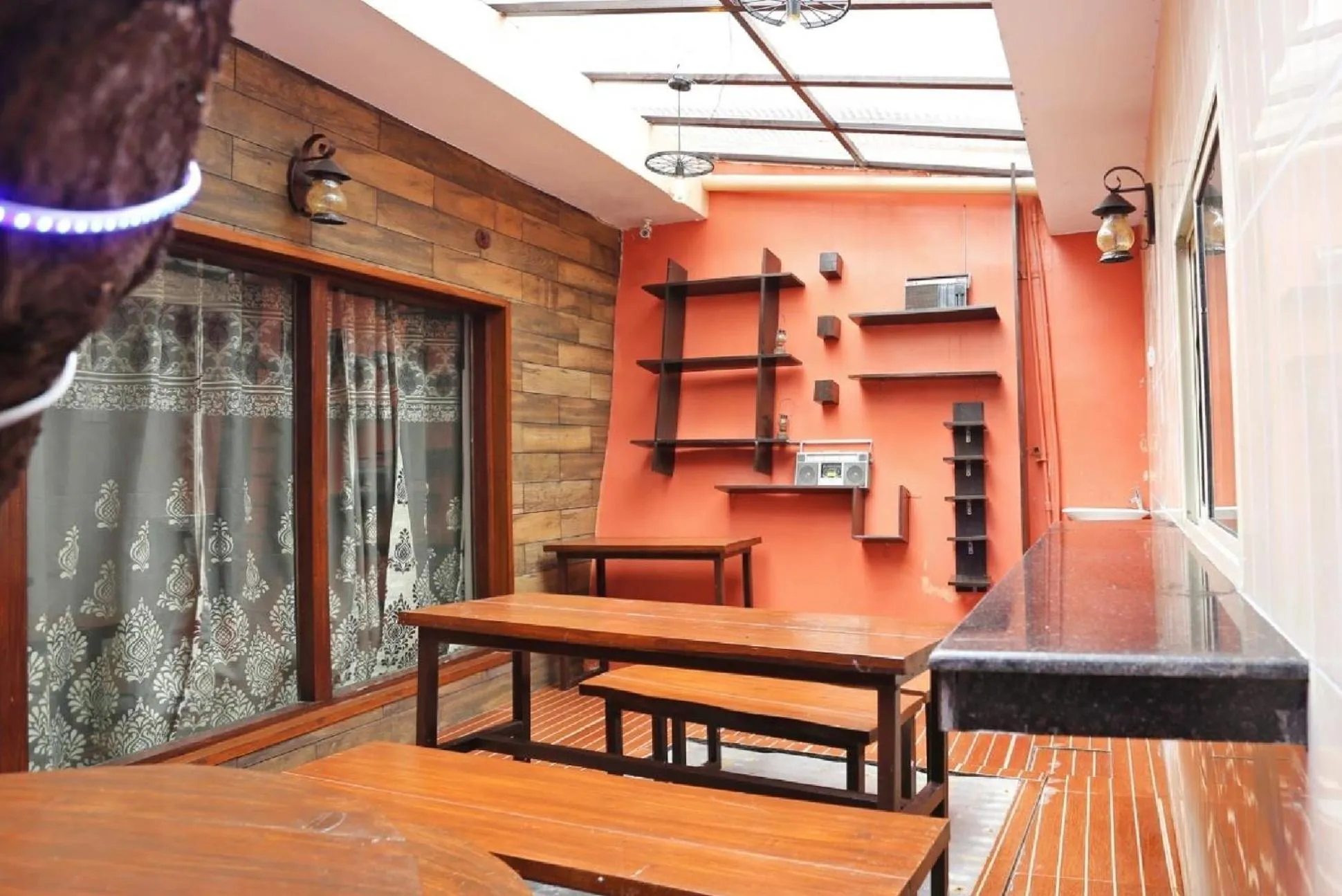 Restaurant/places to eat in Ekam Lodge