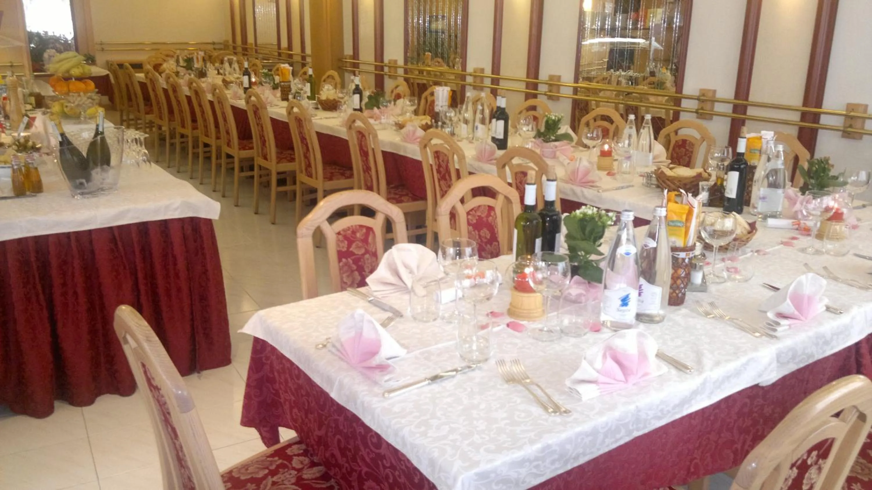 Restaurant/places to eat in Albergo Maggiorina