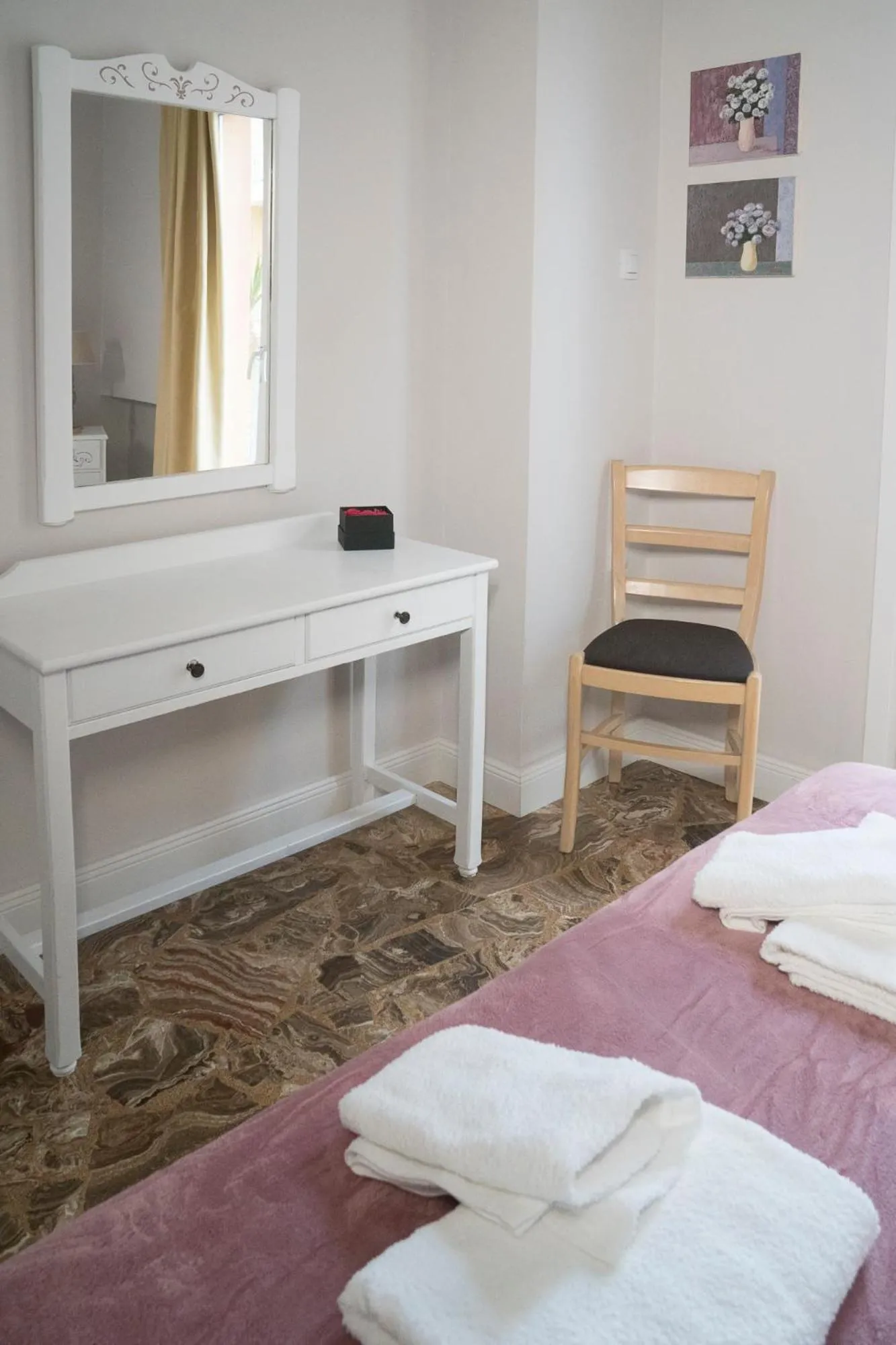 Bed in Heraklion Old Port Apartments