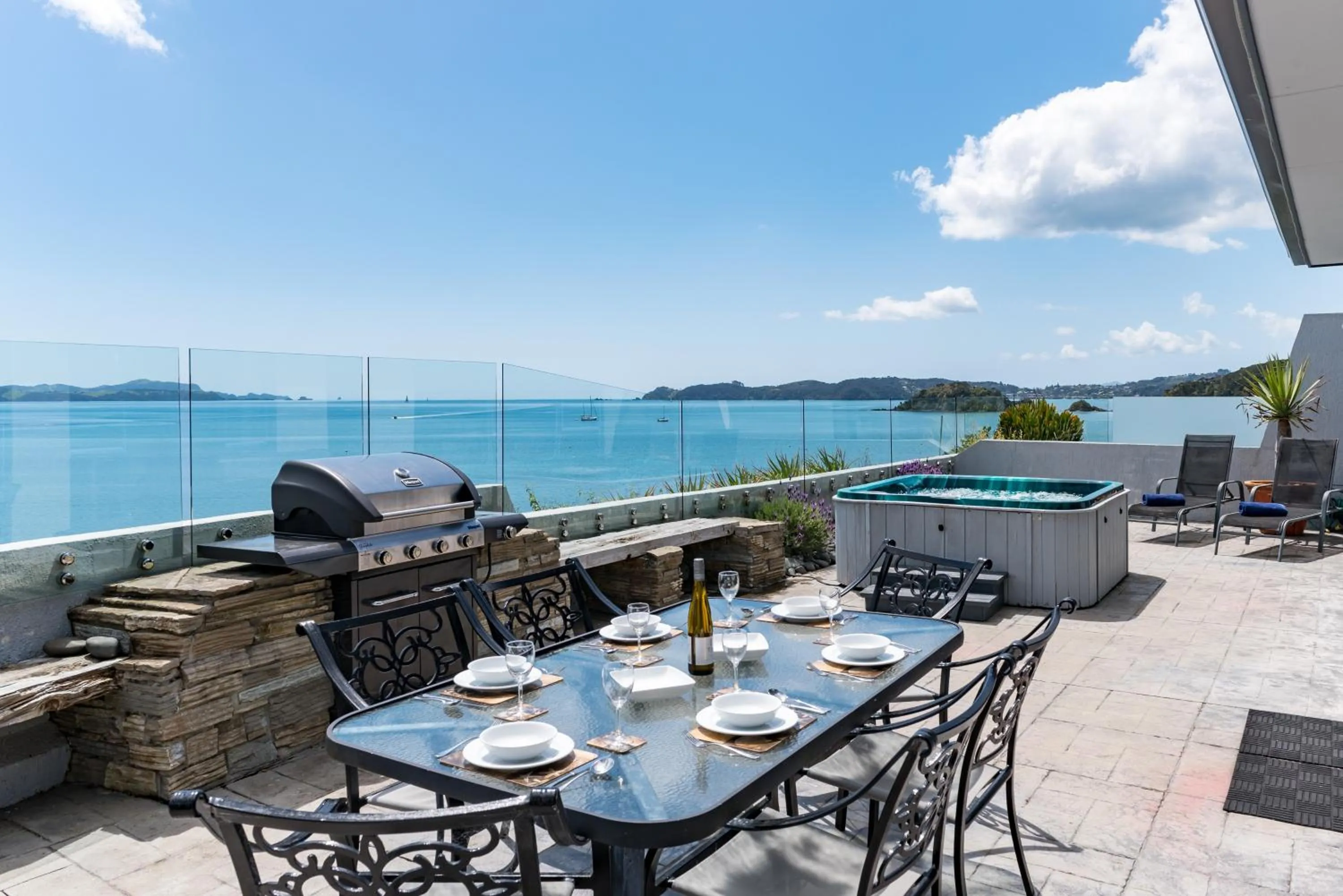 BBQ facilities in Blue Pacific Apartments