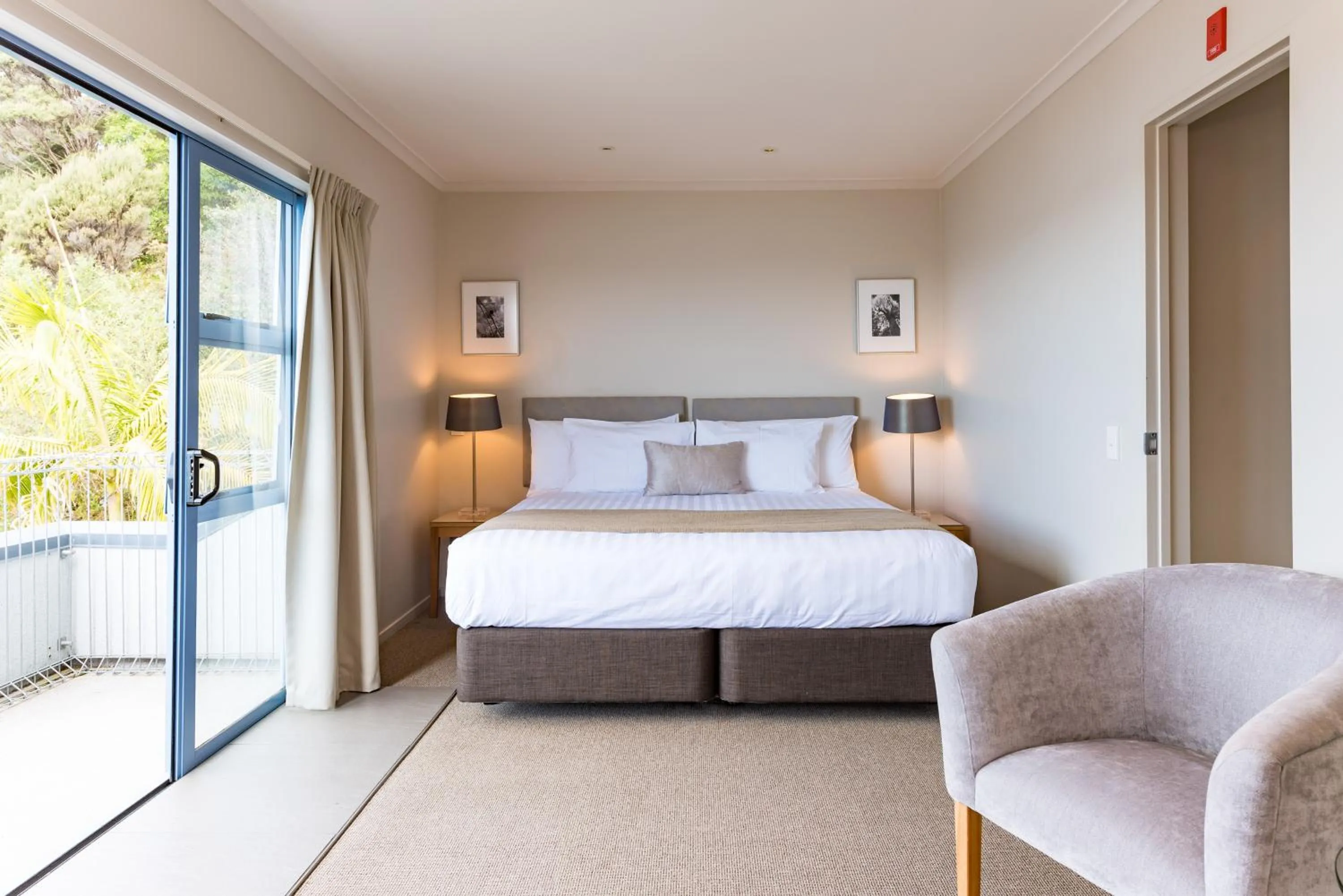 Bed in Blue Pacific Apartments