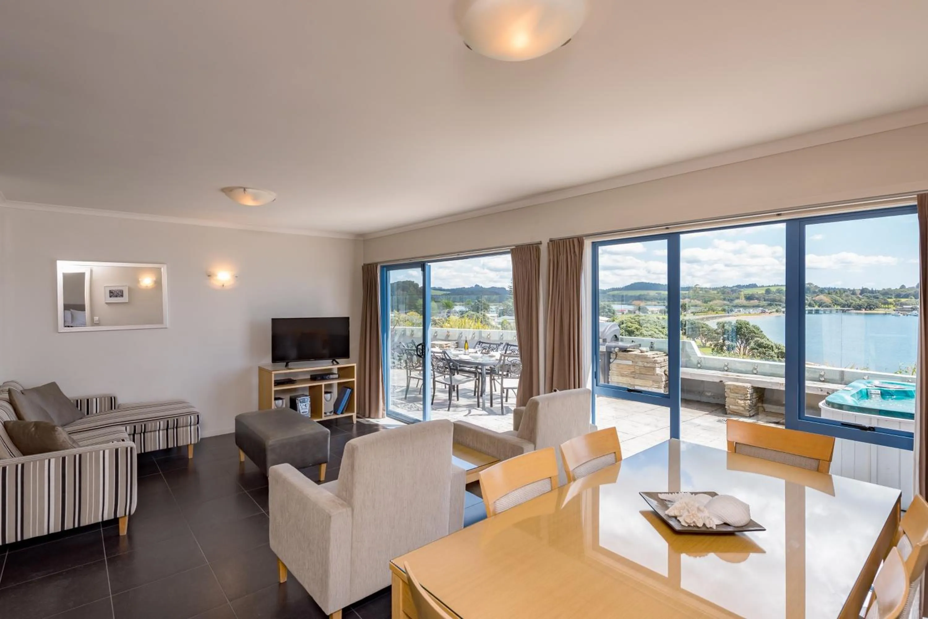 Balcony/Terrace in Blue Pacific Apartments