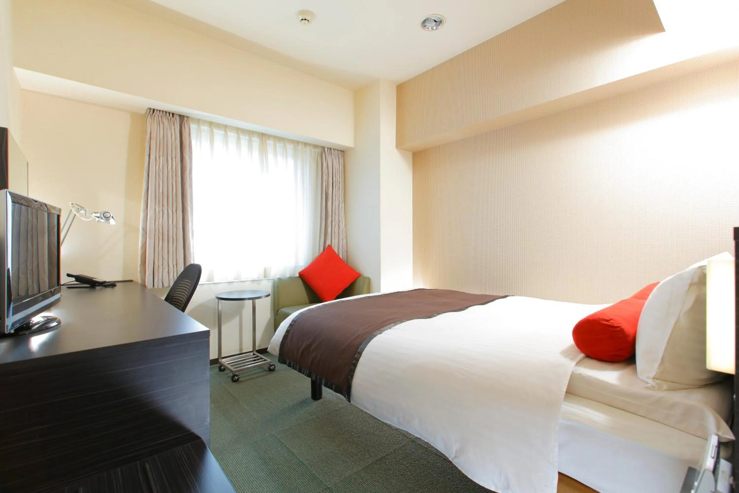 Spring, Bed in MYSTAYS Shin Urayasu Conference Center