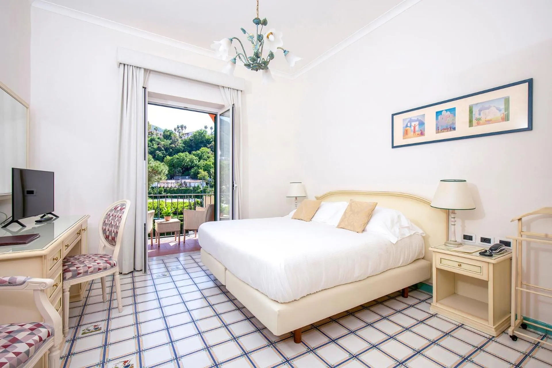 Bed in La Reginella Resort & Spa