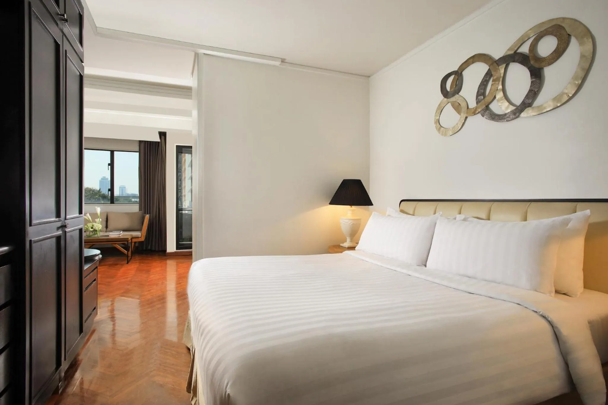 Bedroom, Bed in Oakwood Suites Kuningan Jakarta