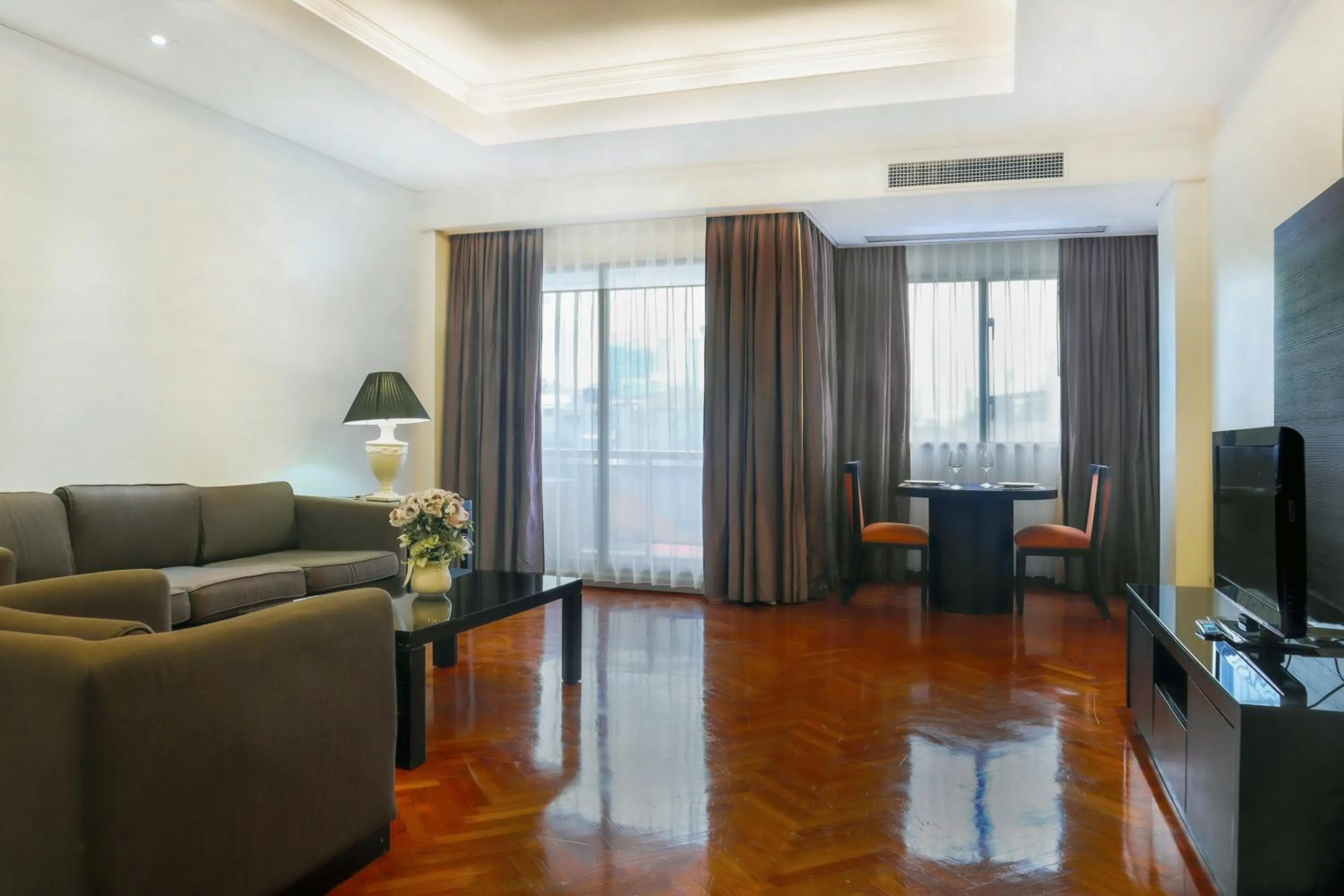 Living room in Oakwood Suites Kuningan Jakarta
