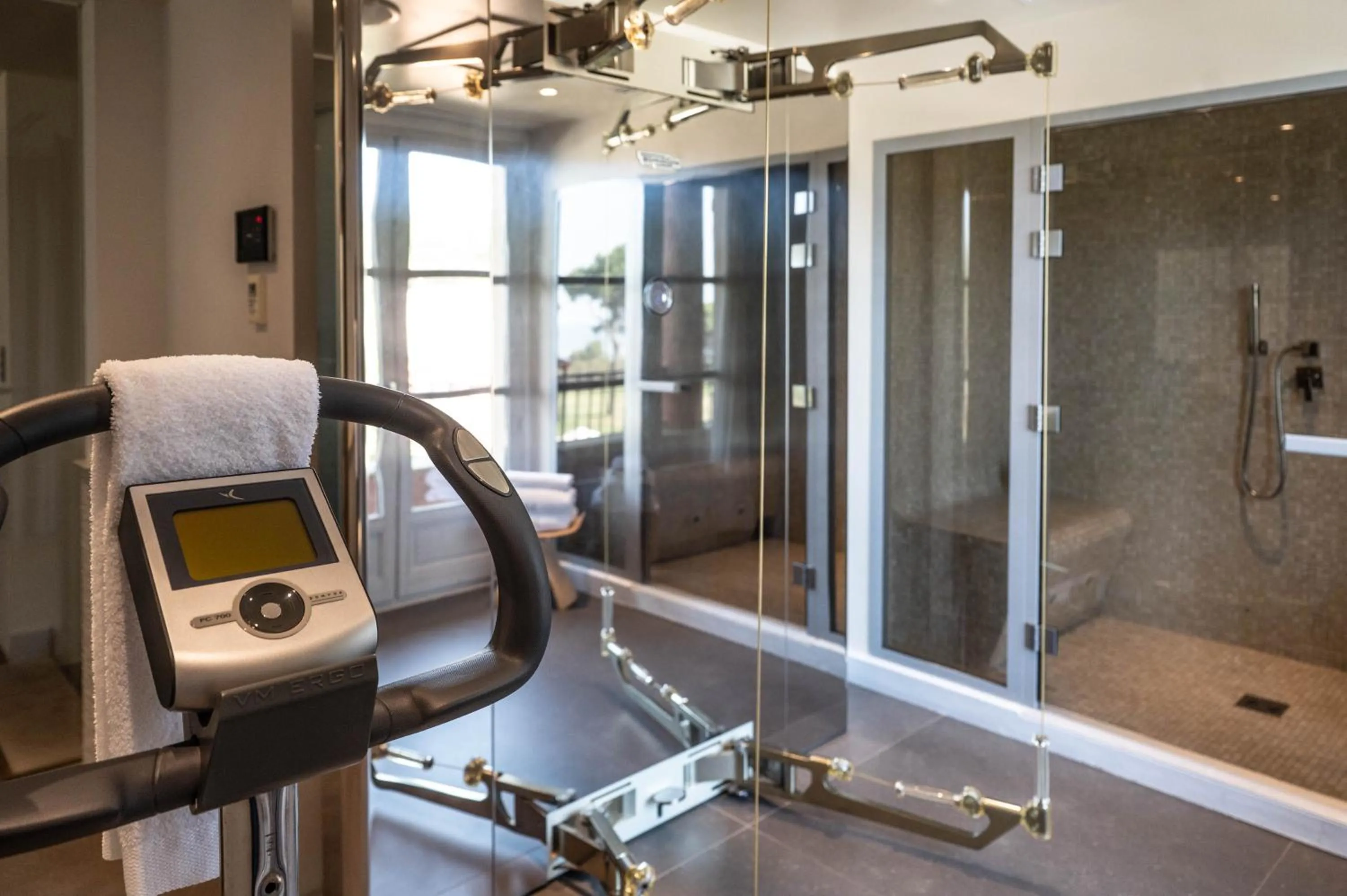 Bedroom in L'Hôtel & Spa du Castellet