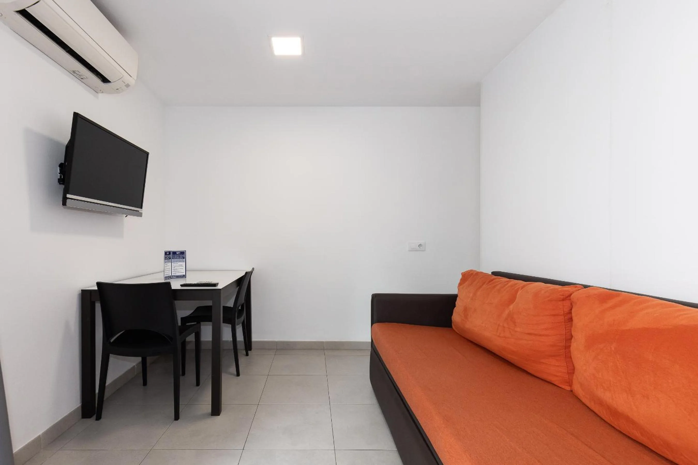 TV and multimedia in Rentalmar Aries Plus