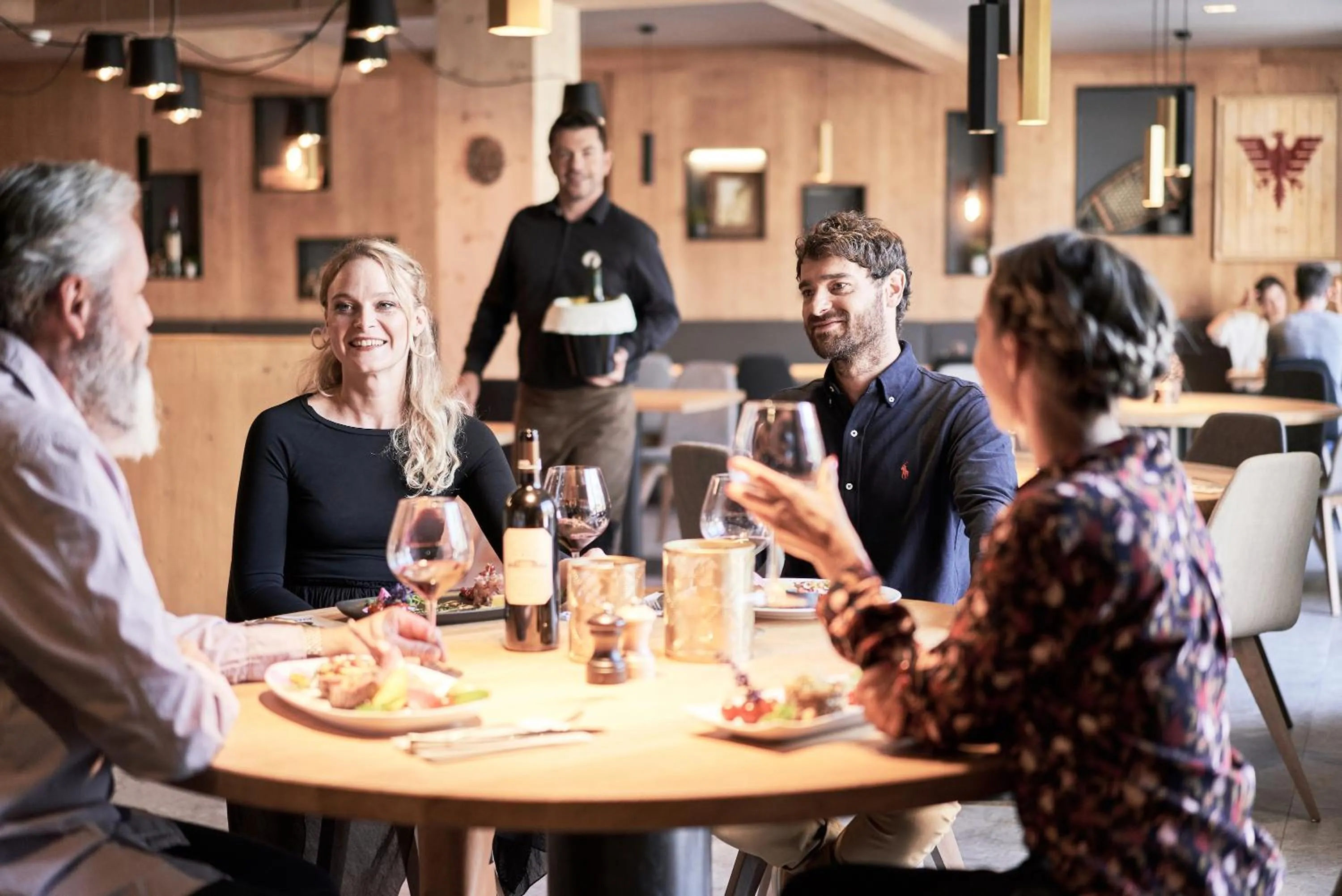 Restaurant/places to eat in Hôtel Avancher