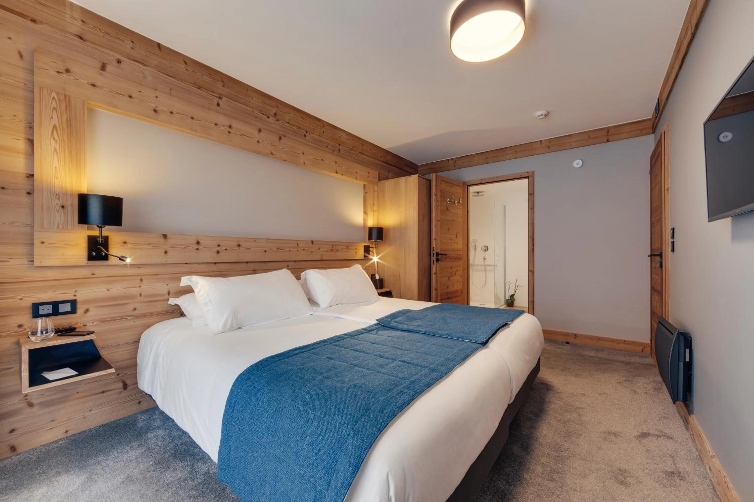 Bed in Hôtel Avancher