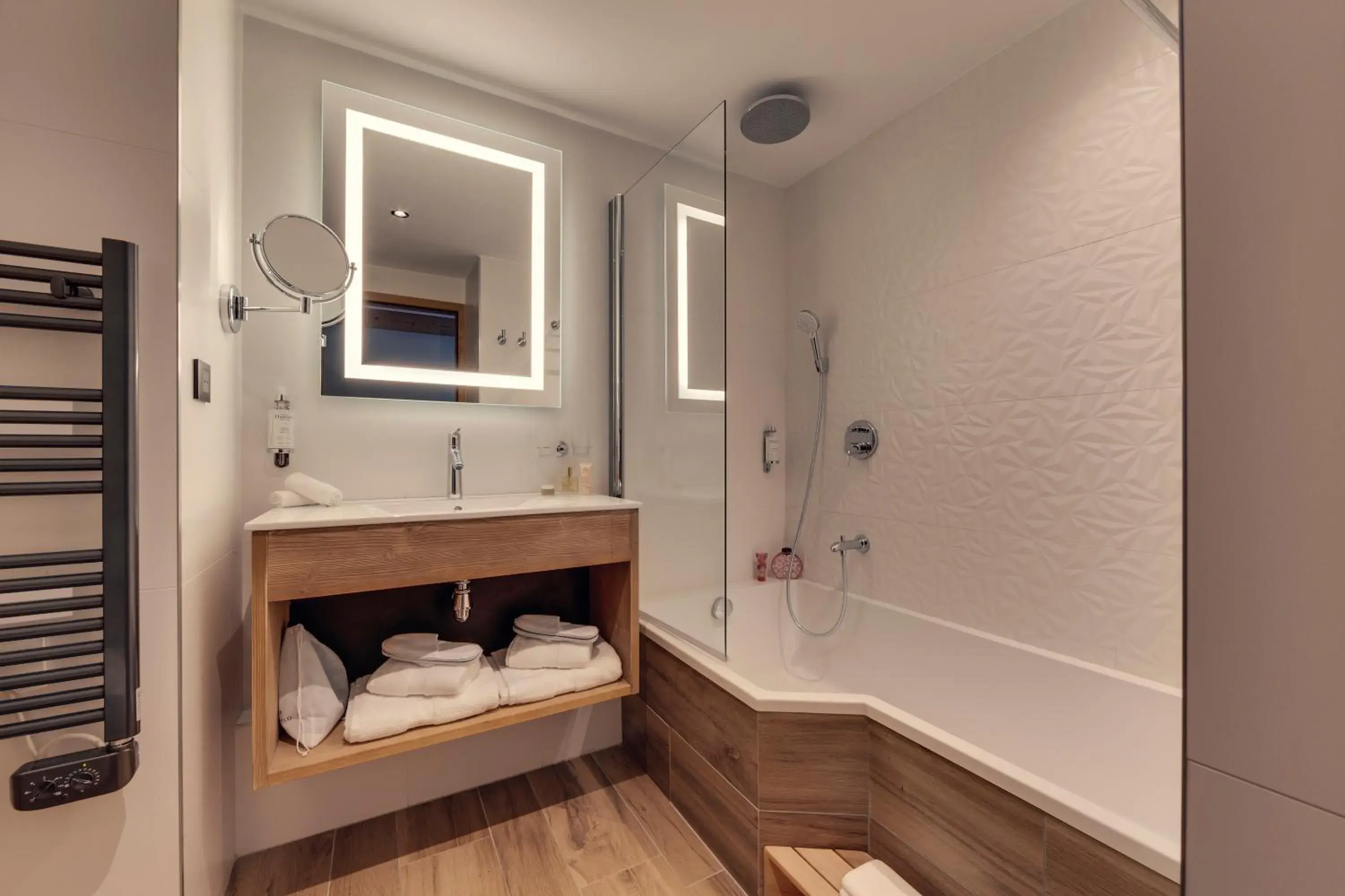 Comfort "+" Double or Twin Room with Mountain View in Hôtel Avancher Comfort "+" Double or Twin Room with Mountain View in Hôtel Avancher