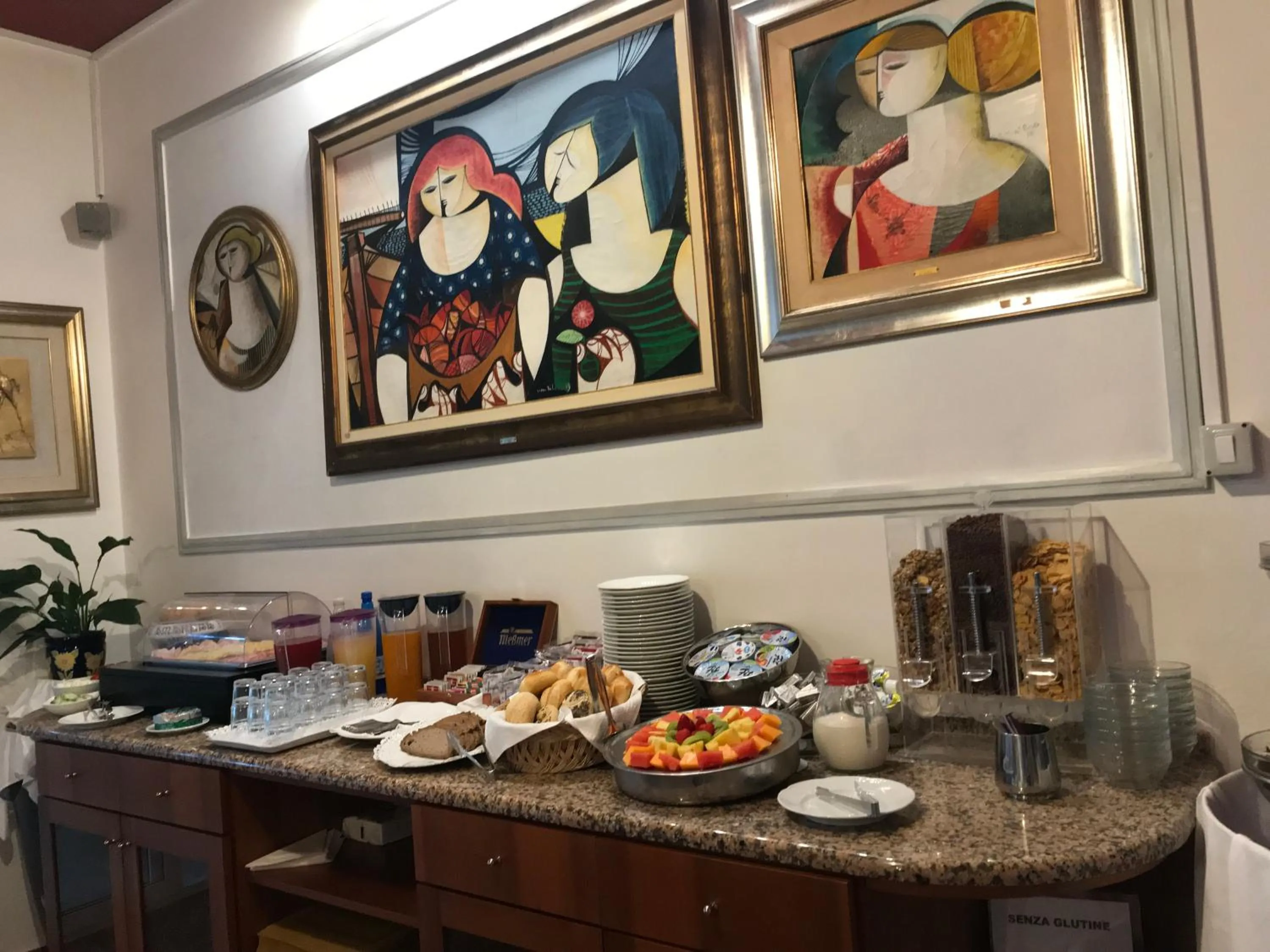 Food and drinks in Pensione Imperia