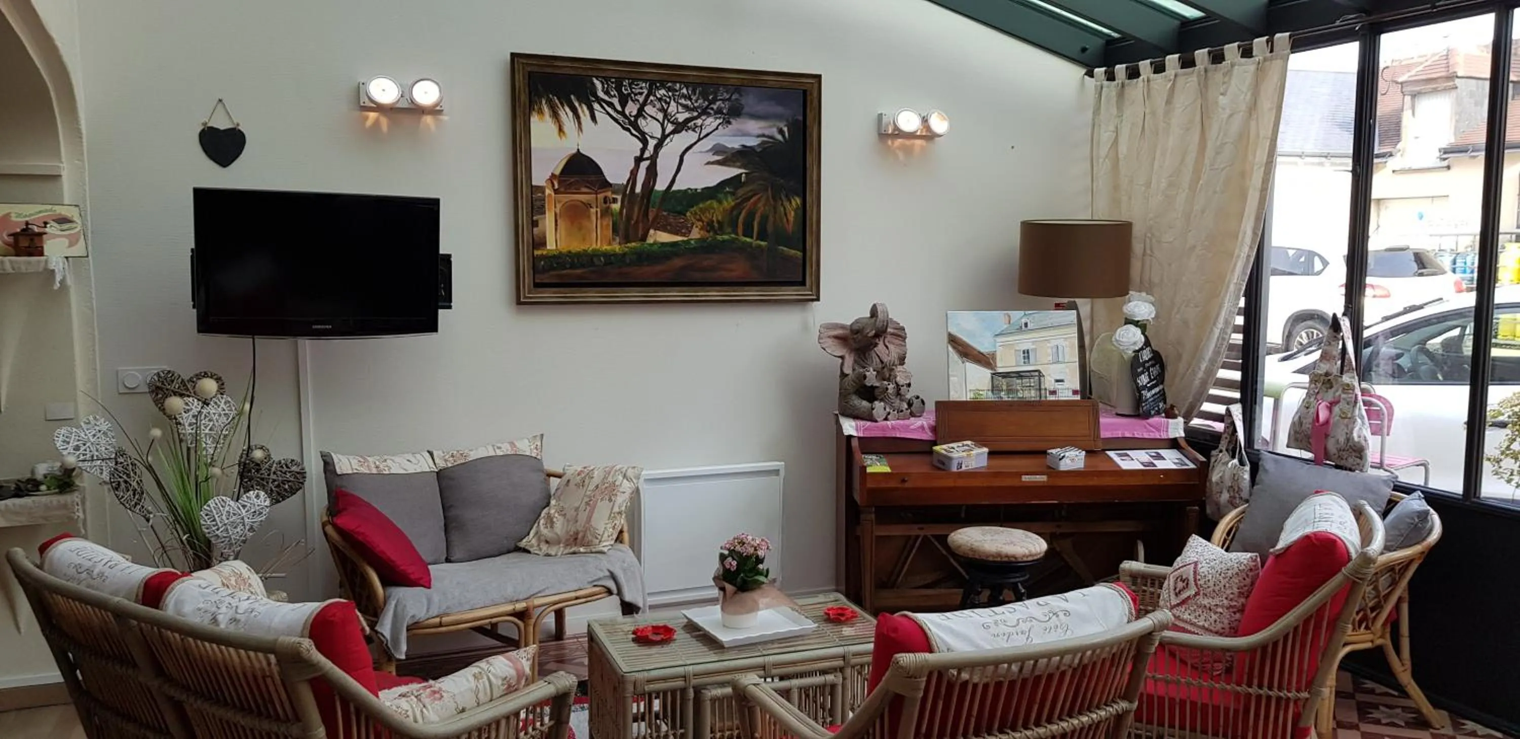 Decorative detail in Au Bosquet Fleuri