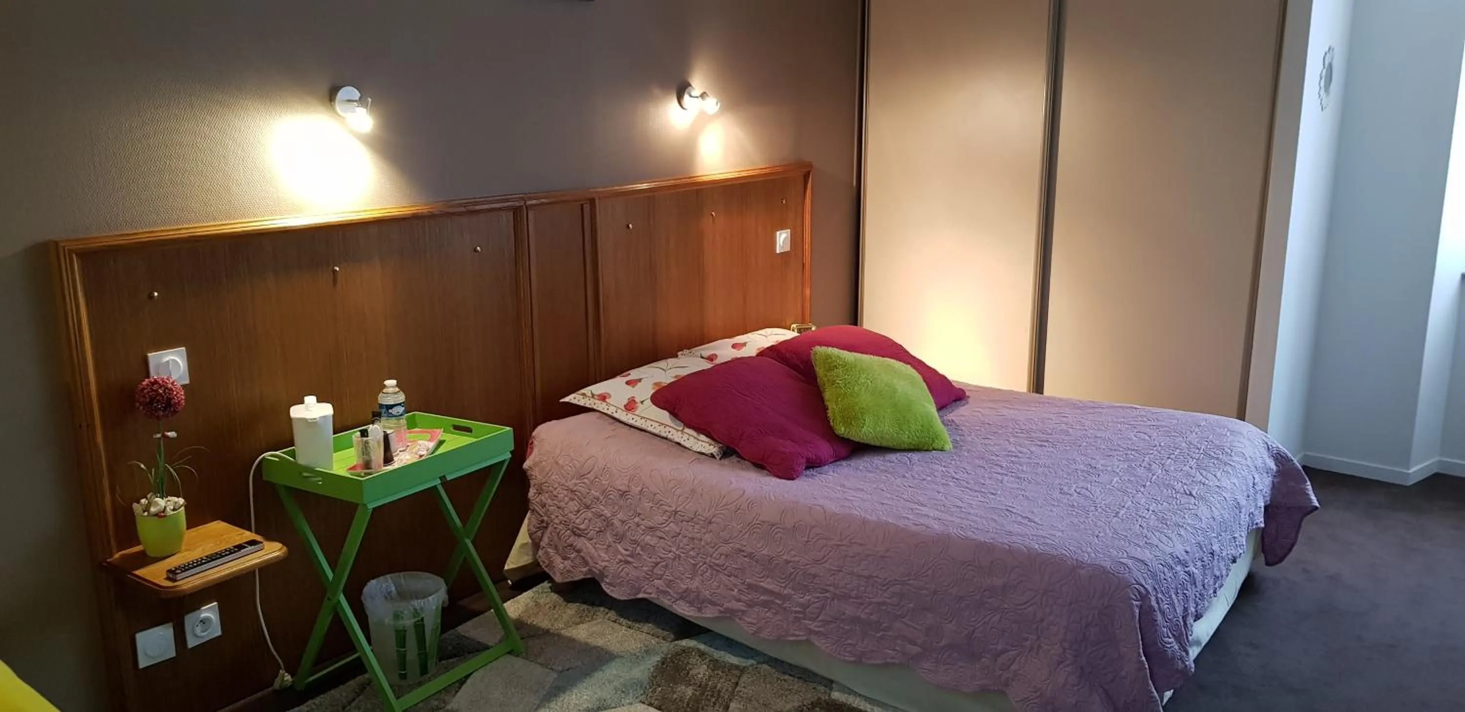 Photo of the whole room in Au Bosquet Fleuri