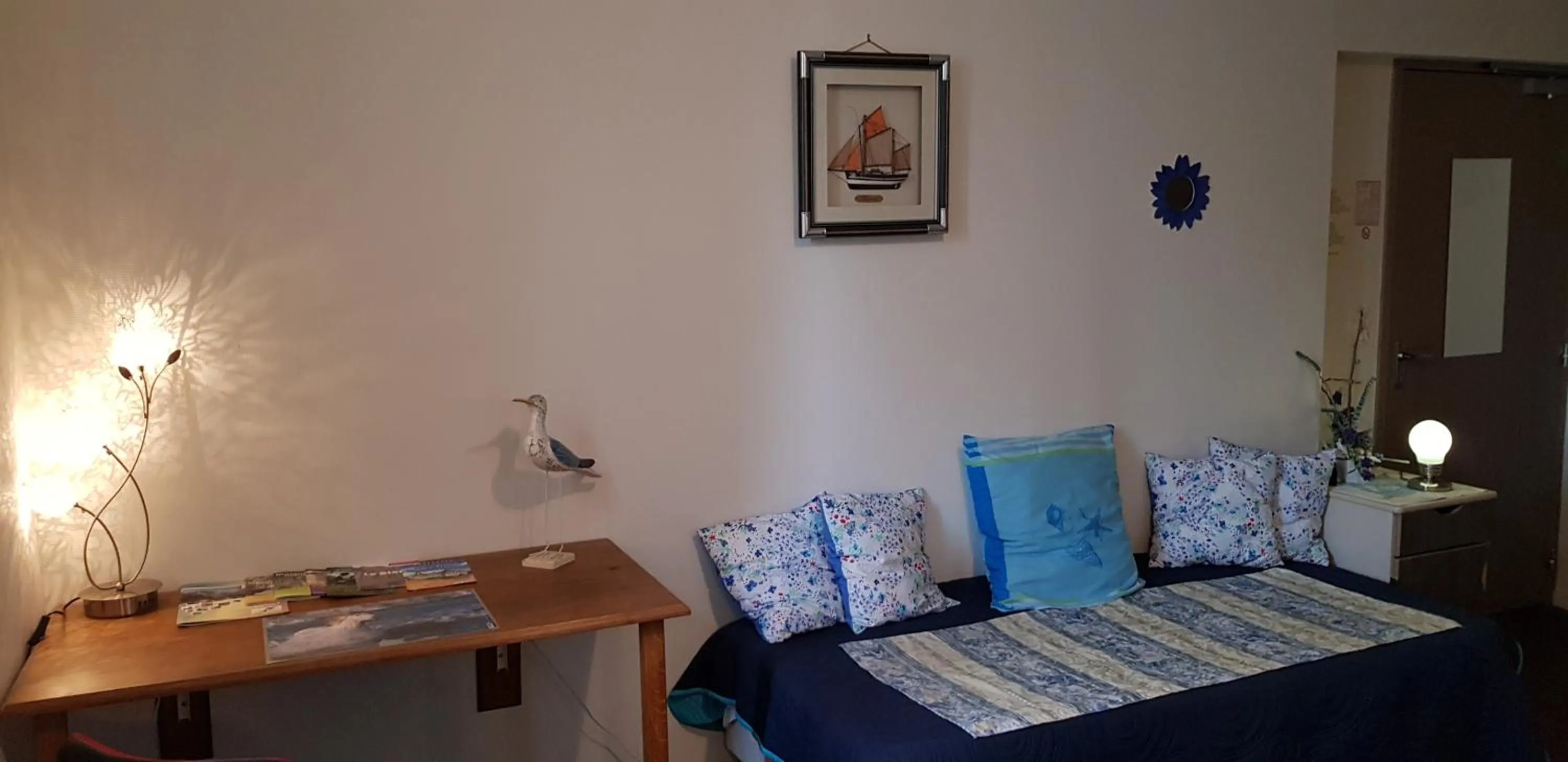 Photo of the whole room in Au Bosquet Fleuri