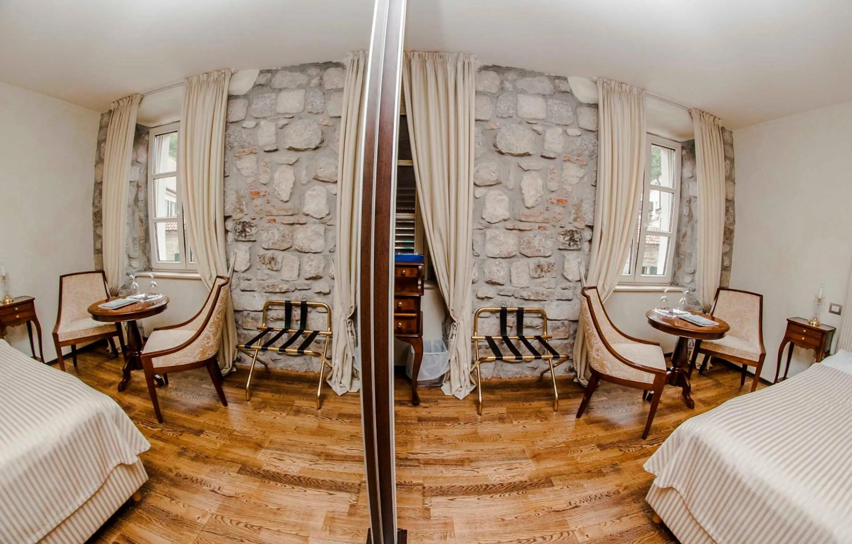 Bed in Boutique Hotel Astoria