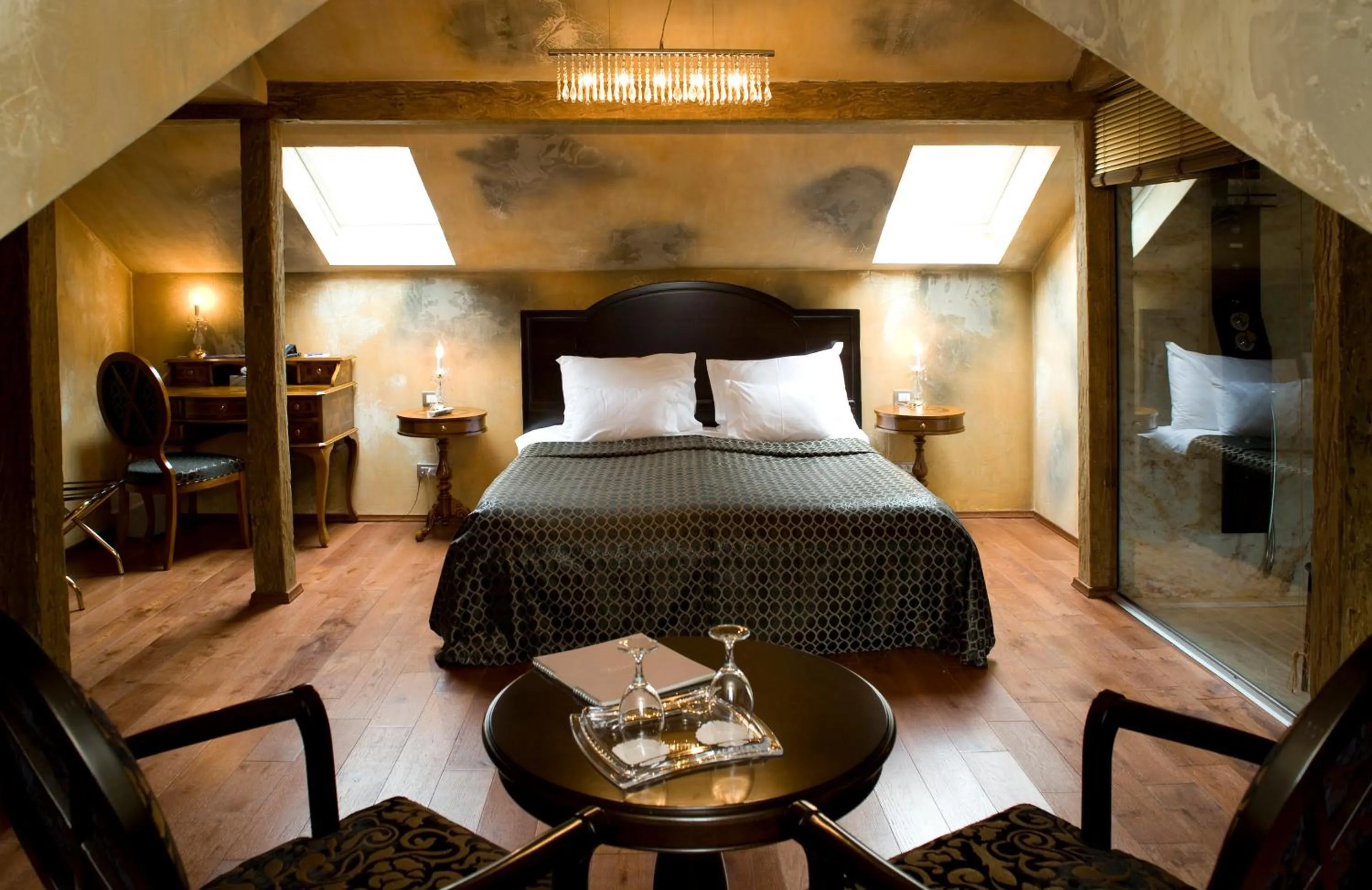 Bed in Boutique Hotel Astoria