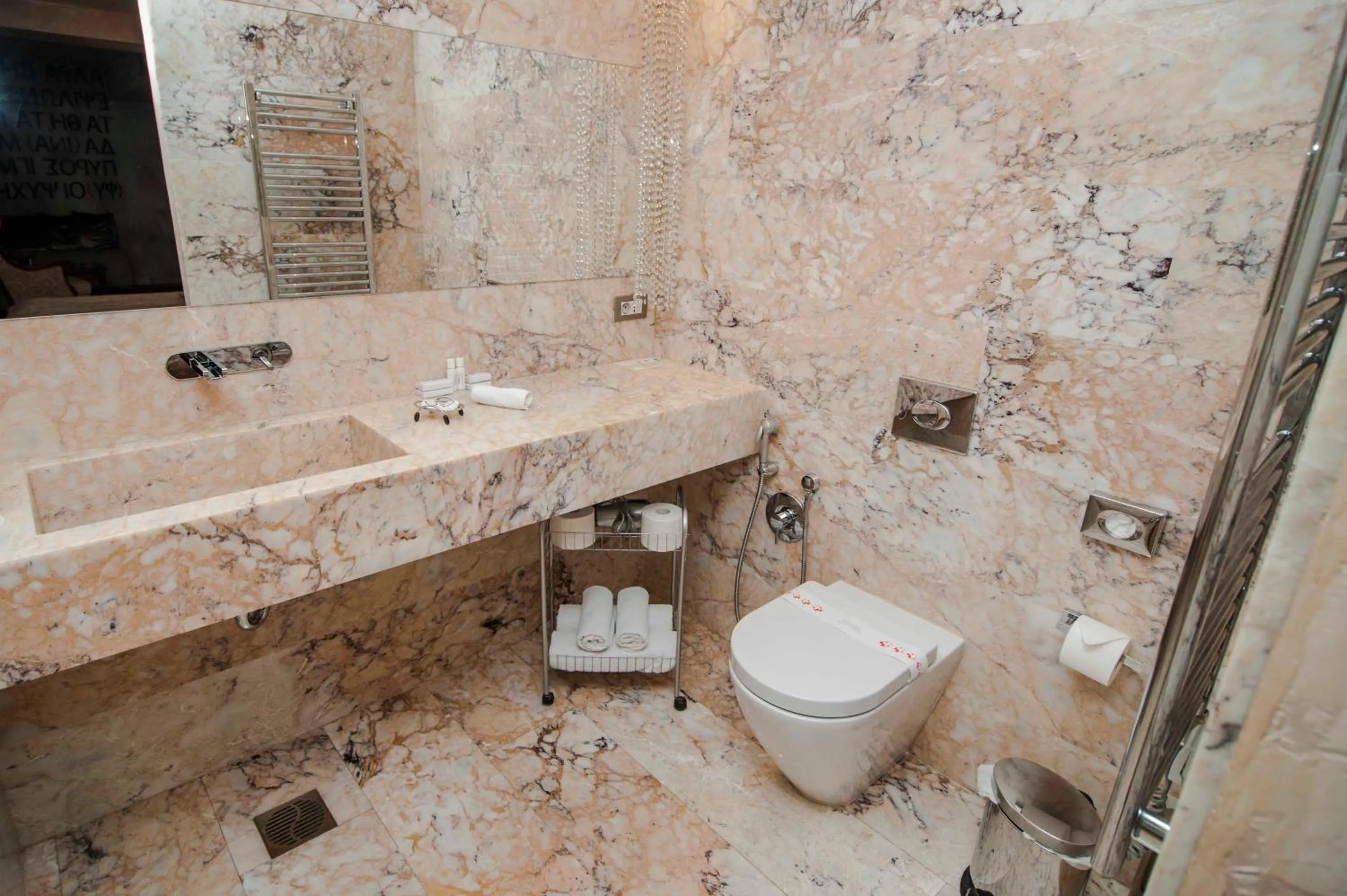 Toilet in Boutique Hotel Astoria